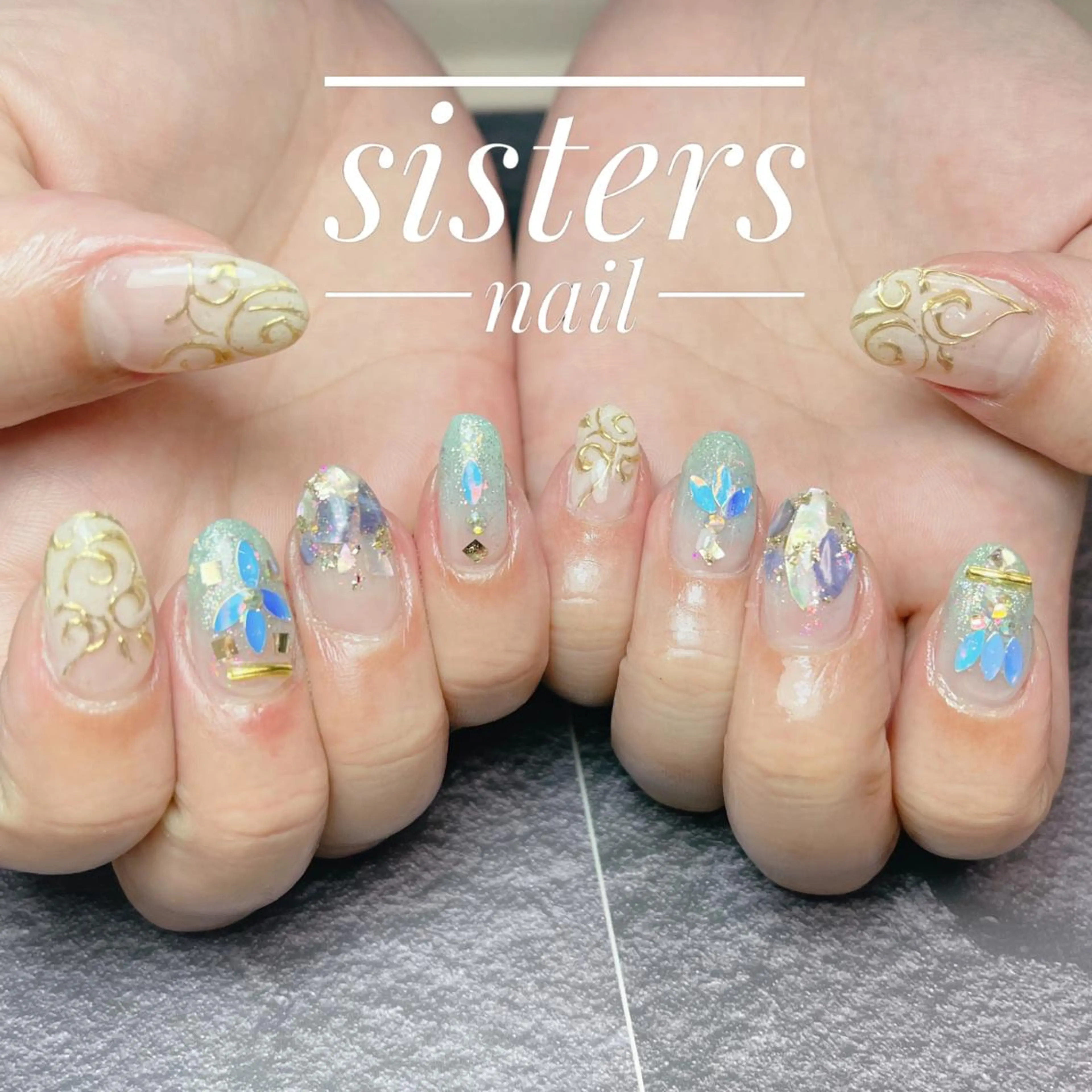 ネイル アートネイル キラキラネイル ニュアンスネイル 夏ネイル ハンドネイル ハンドケア sisters nail.fのネイルデザイン