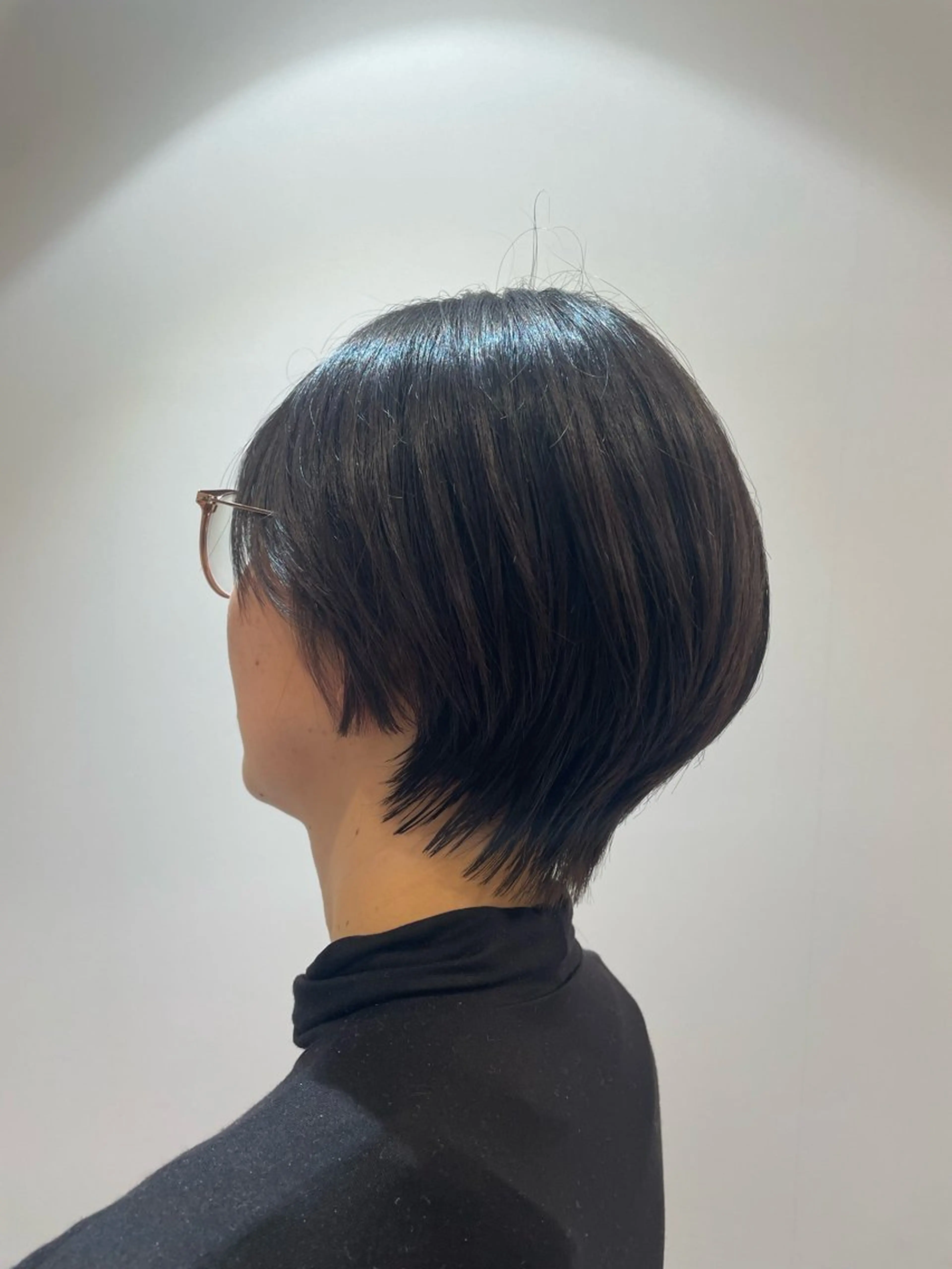 ショート くびれヘア ショートヘア 室川 花菜のヘアスタイル