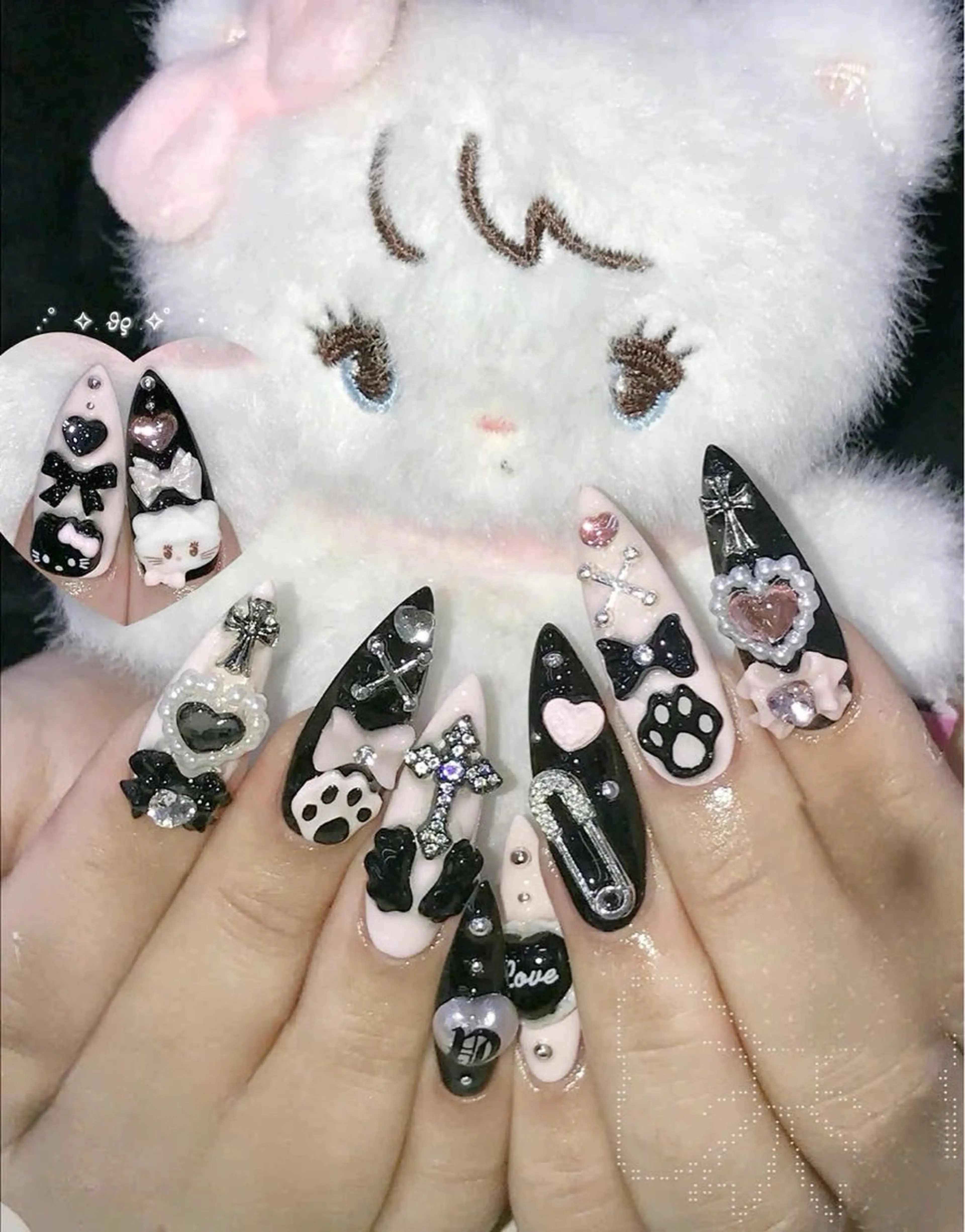 ネイル フレンチネイル キラキラネイル マグネットネイル ミラーネイル ニュアンスネイル ハンドネイル Tira Nailのネイルデザイン