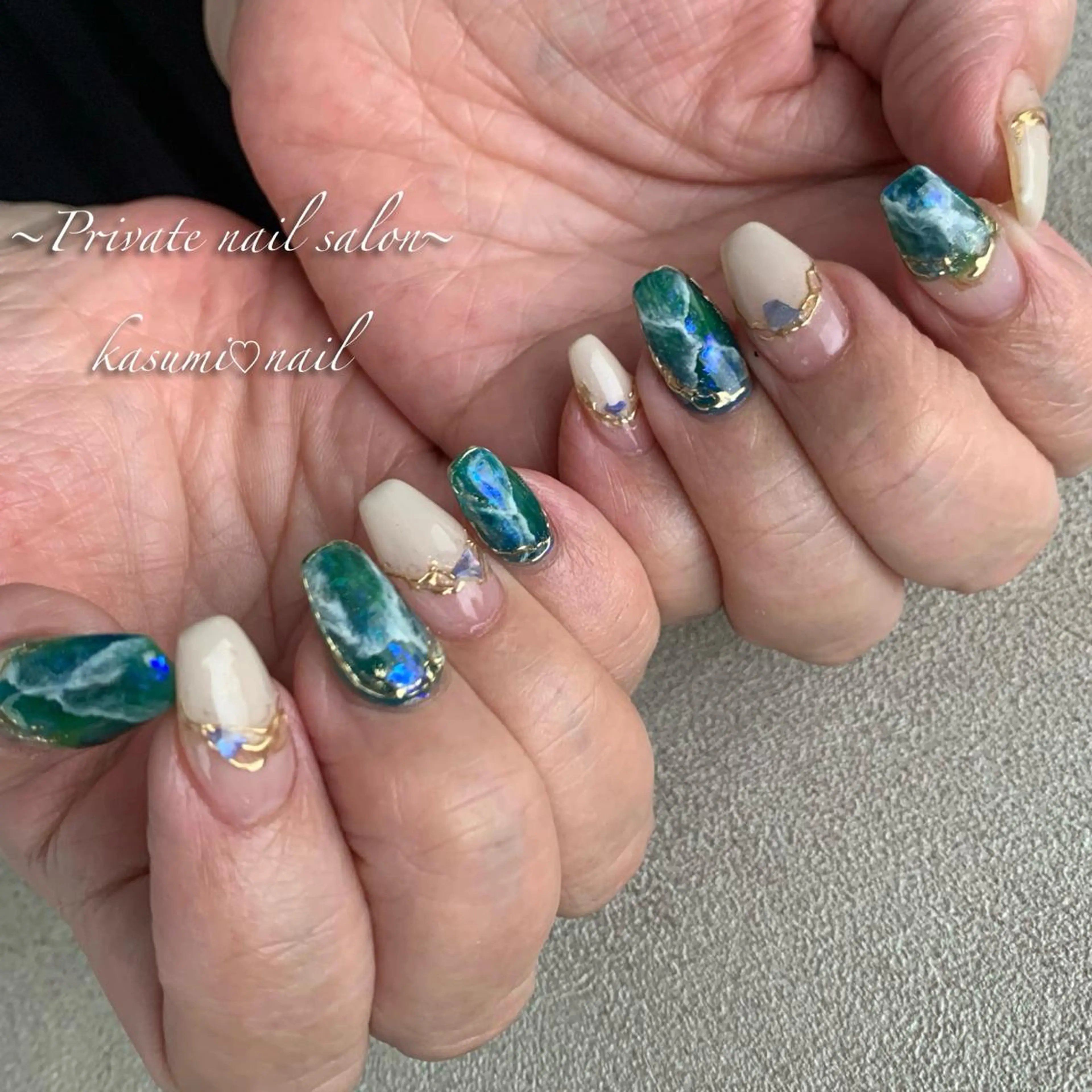 ネイル ラメ(グリッター) マグネットネイル ミラーネイル ニュアンスネイル 冬ネイル KASUMI♡ Nailのネイルデザイン