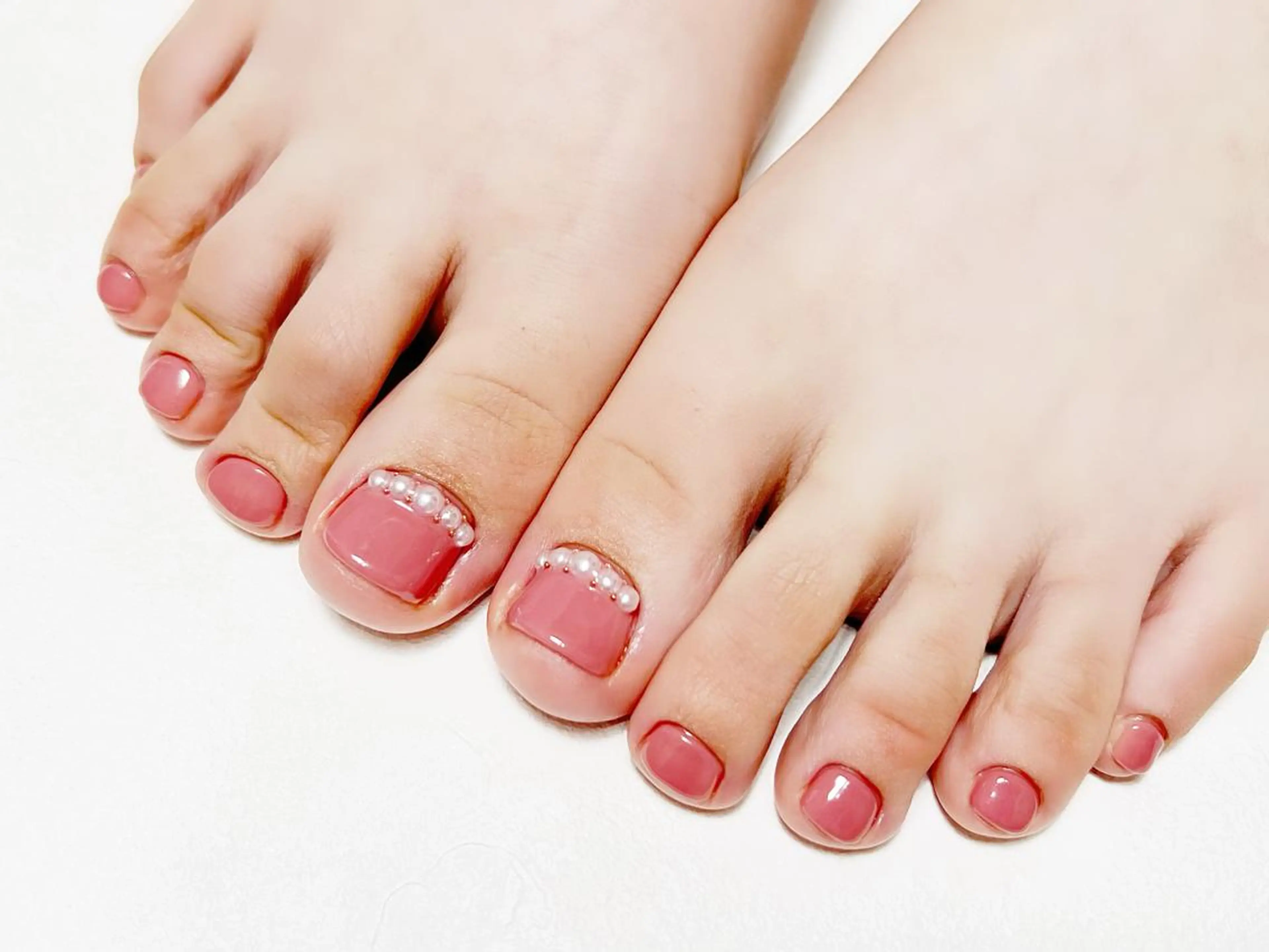 ネイル フットネイル ガーリー ピンク ストーンネイル rouse nail RISATOのネイルデザイン