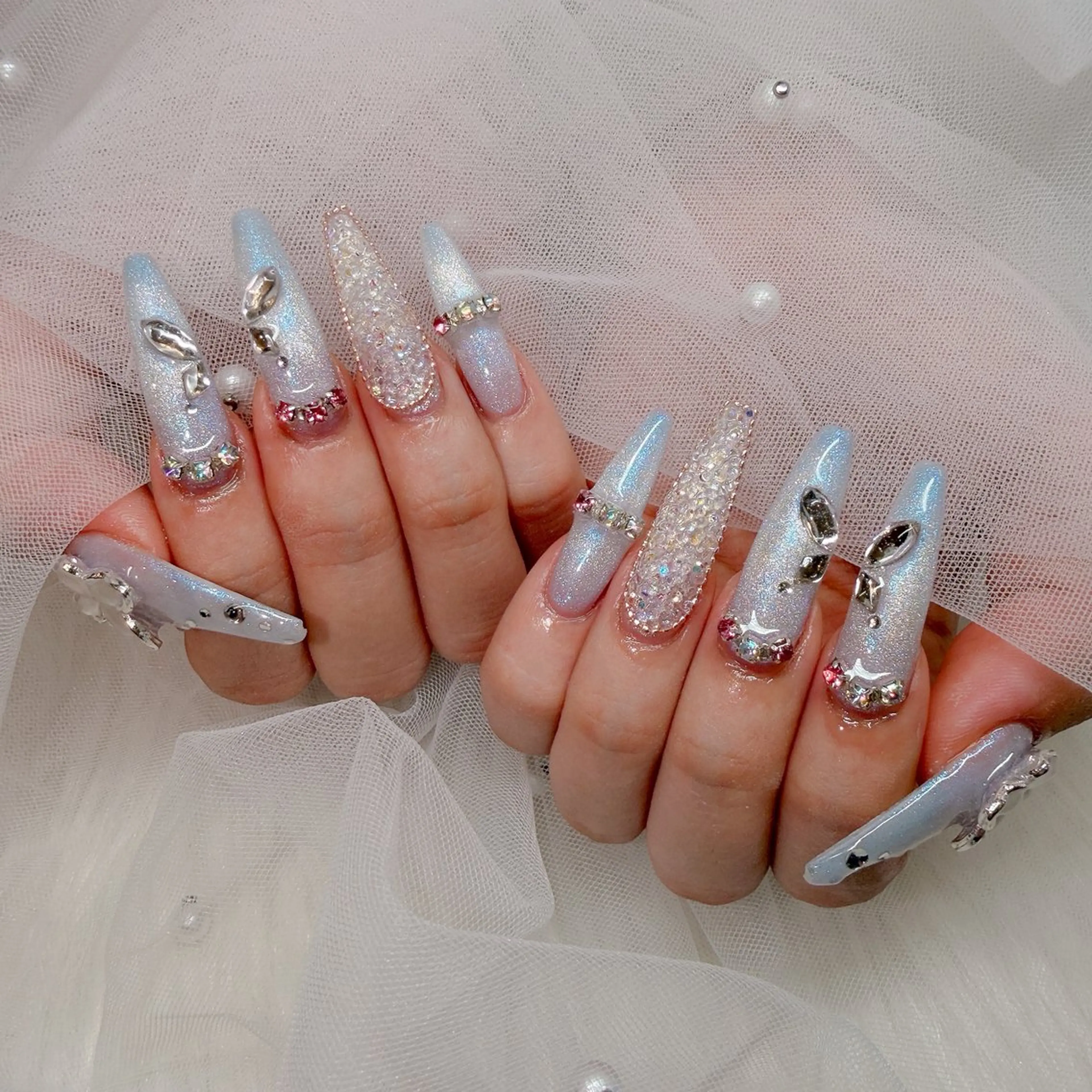 ネイル 水色 ネイルチップ ラクロレ ハナ︎🌼のネイルデザイン