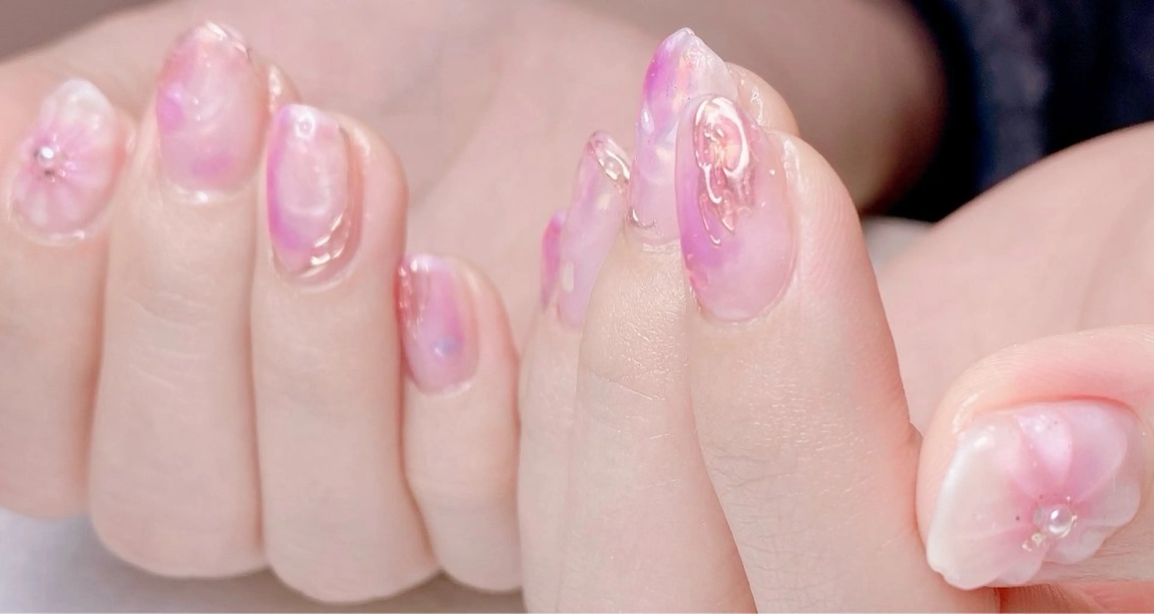 ネイル オーロラネイル フラワーネイル ミラーネイル ニュアンスネイル ピンク ハンドネイル Nail Salon K 🧸美爪育成のネイルデザイン