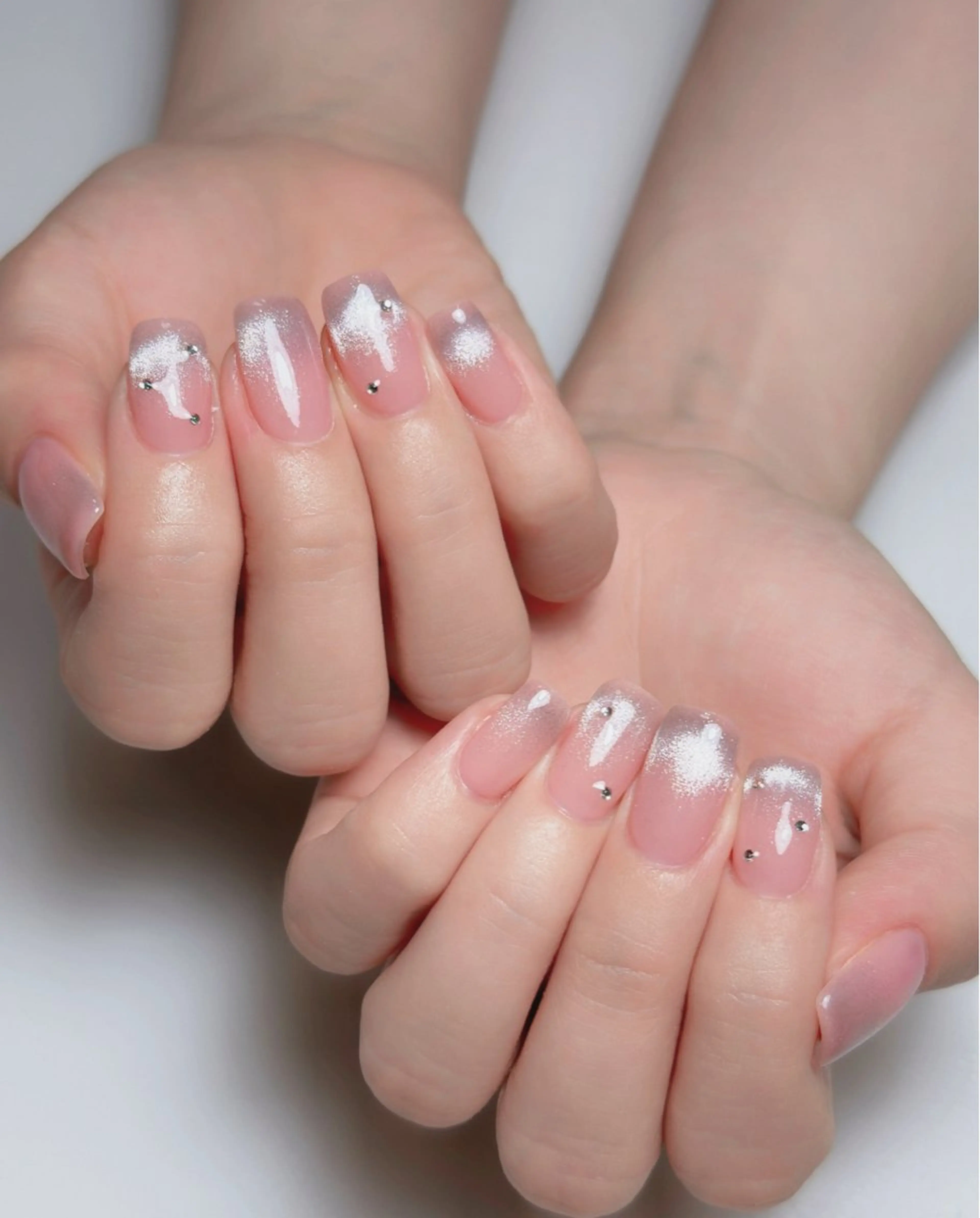 ネイル オーロラネイル 長さ出し フットネイル ラメ(グリッター) ラメグラデーション ハンドネイル 👍thumbs up nail👍のネイルデザイン