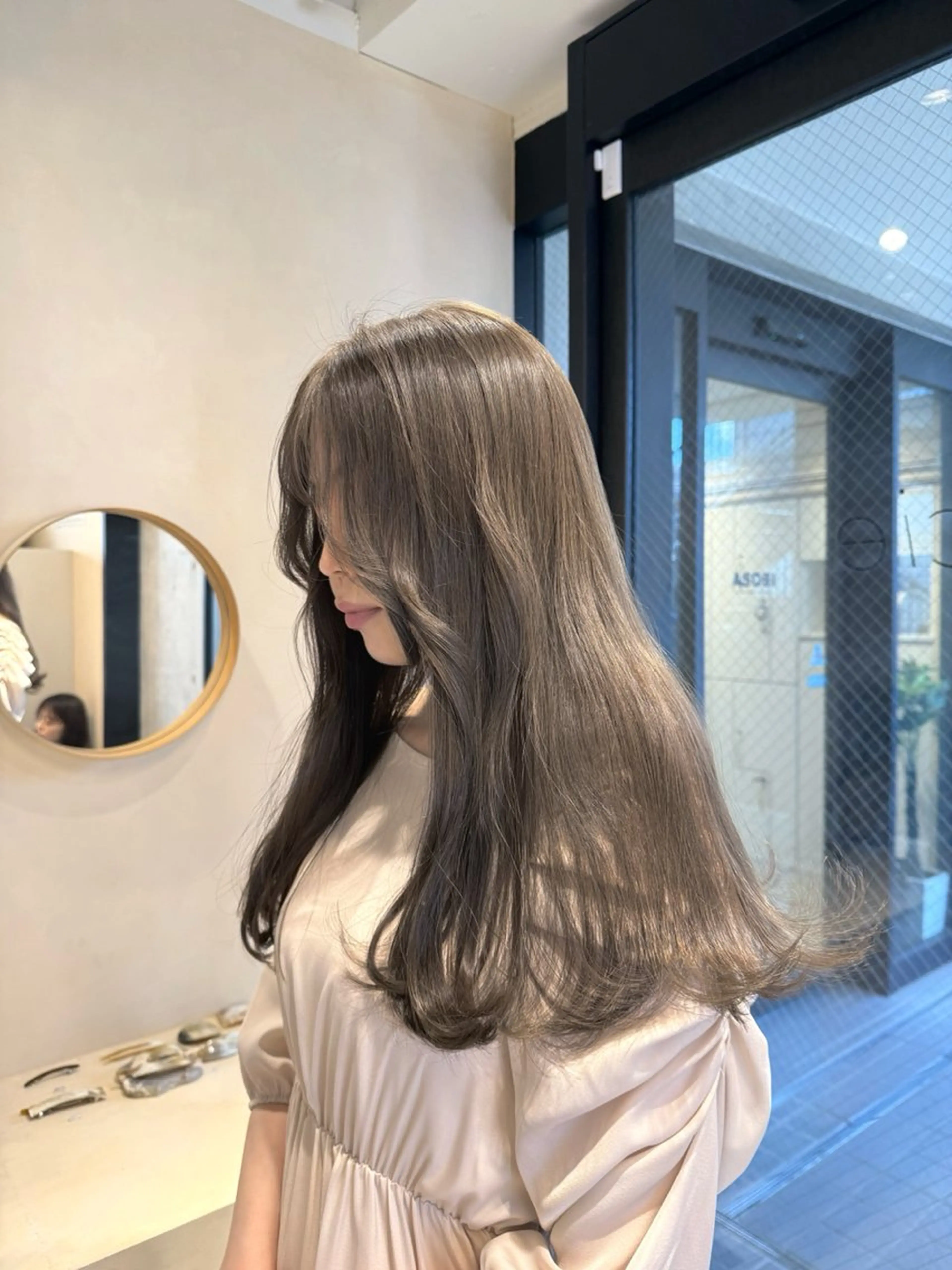 ロング カラー ベージュカラー カット ヘアカラー トリートメント 高橋大樹/グレージュ 透明感/髪質改善のヘアスタイル