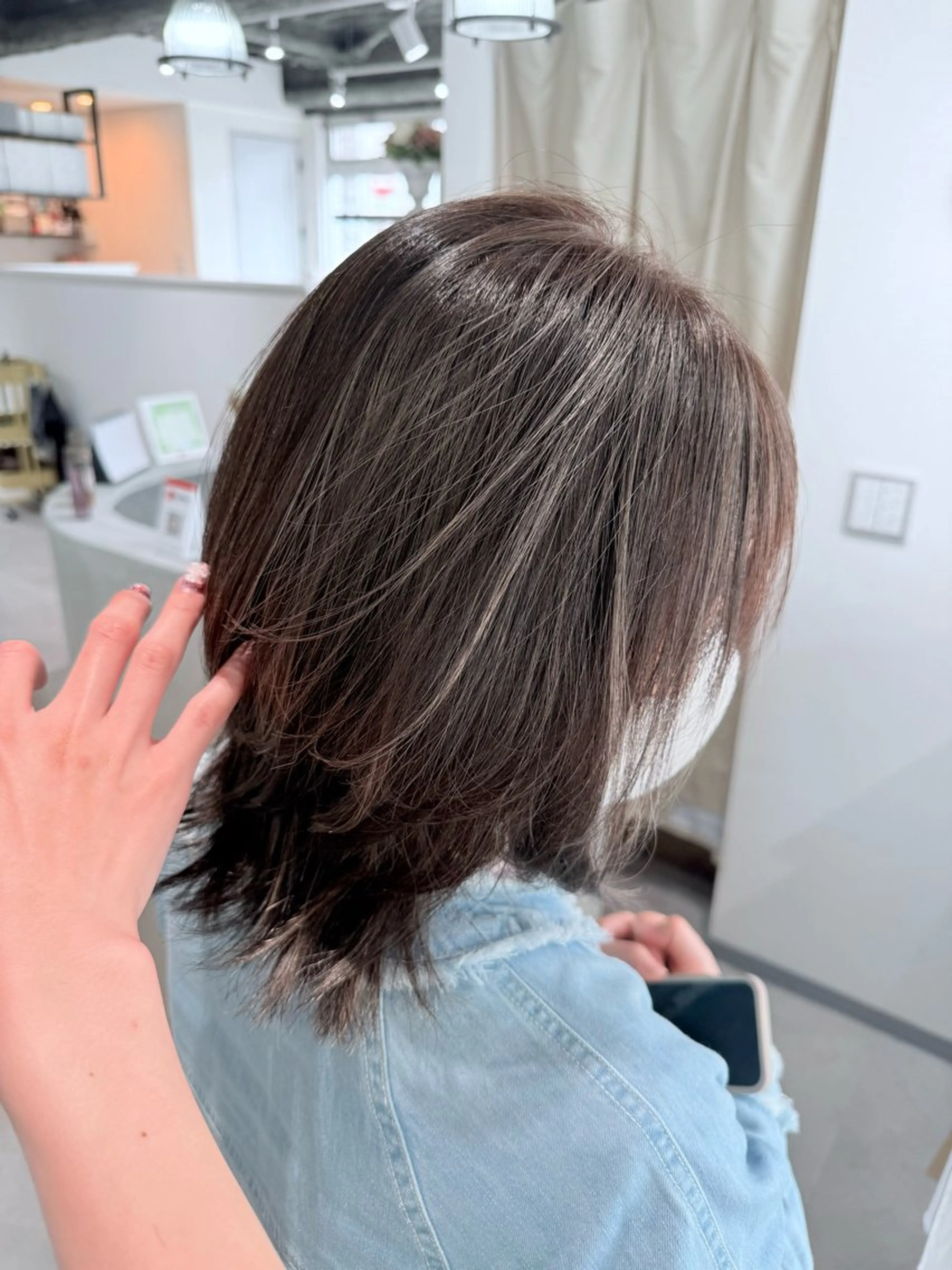 ミディアム カラー ハイライトカラー ハイライト カット ヘアカラー トリートメント 脱白髪染め美容師 竹内涼乃のヘアスタイル