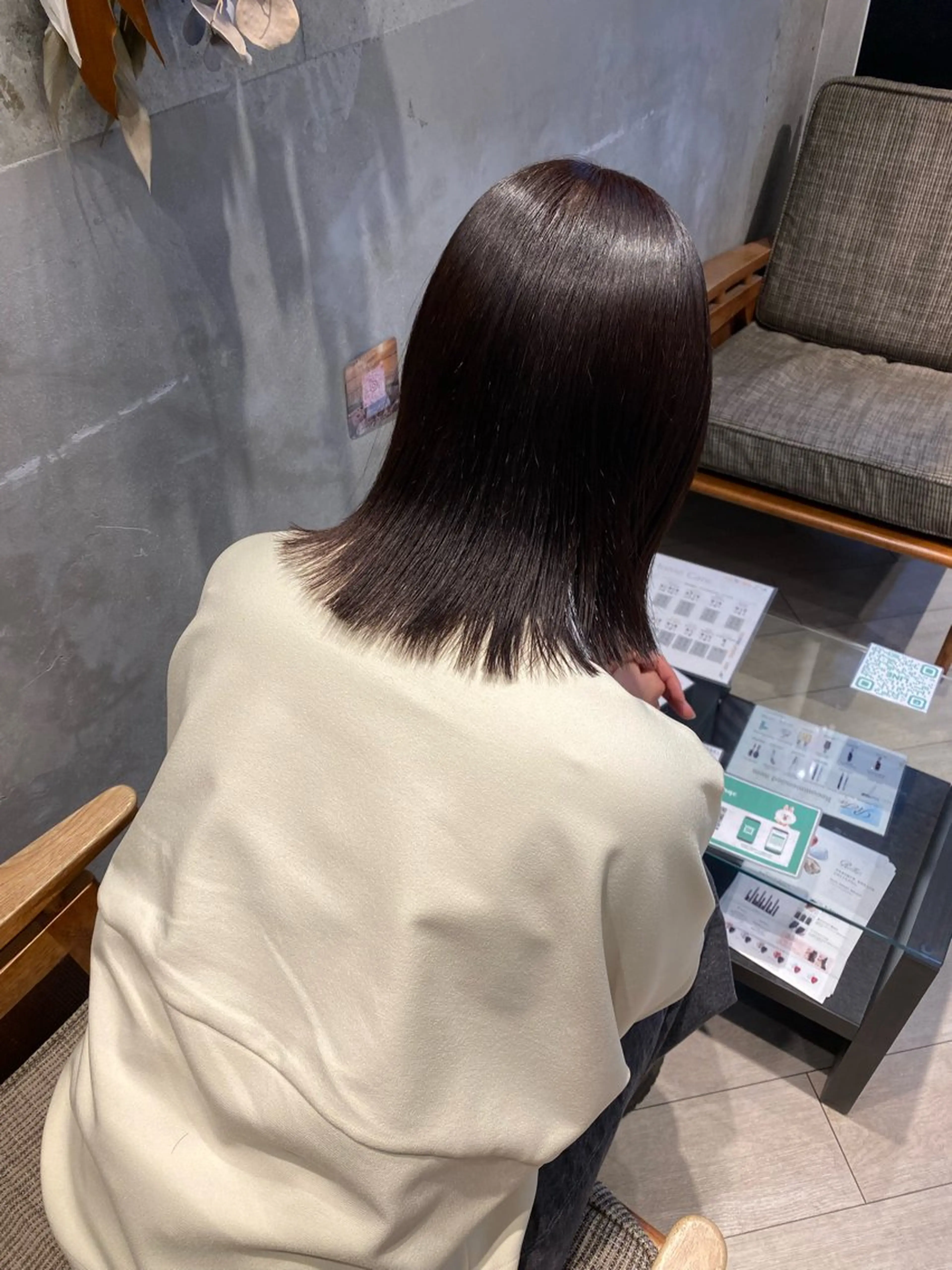 ミディアム ボブ 外ハネヘア 吉川 慶斗のヘアスタイル