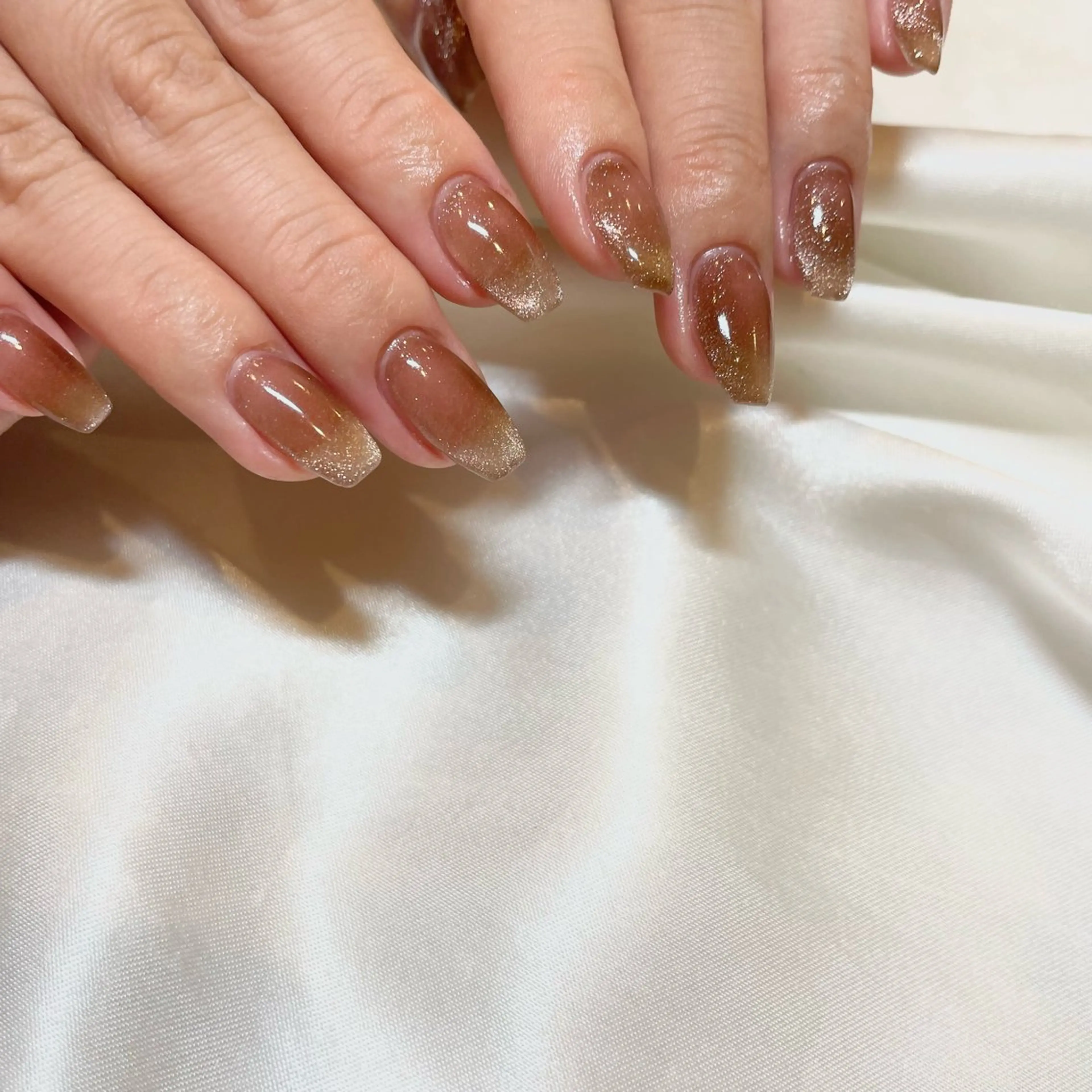 ネイル ブラウン フレンチネイル マグネットネイル マグネットフレンチ ハンドネイル ui nailのネイルデザイン