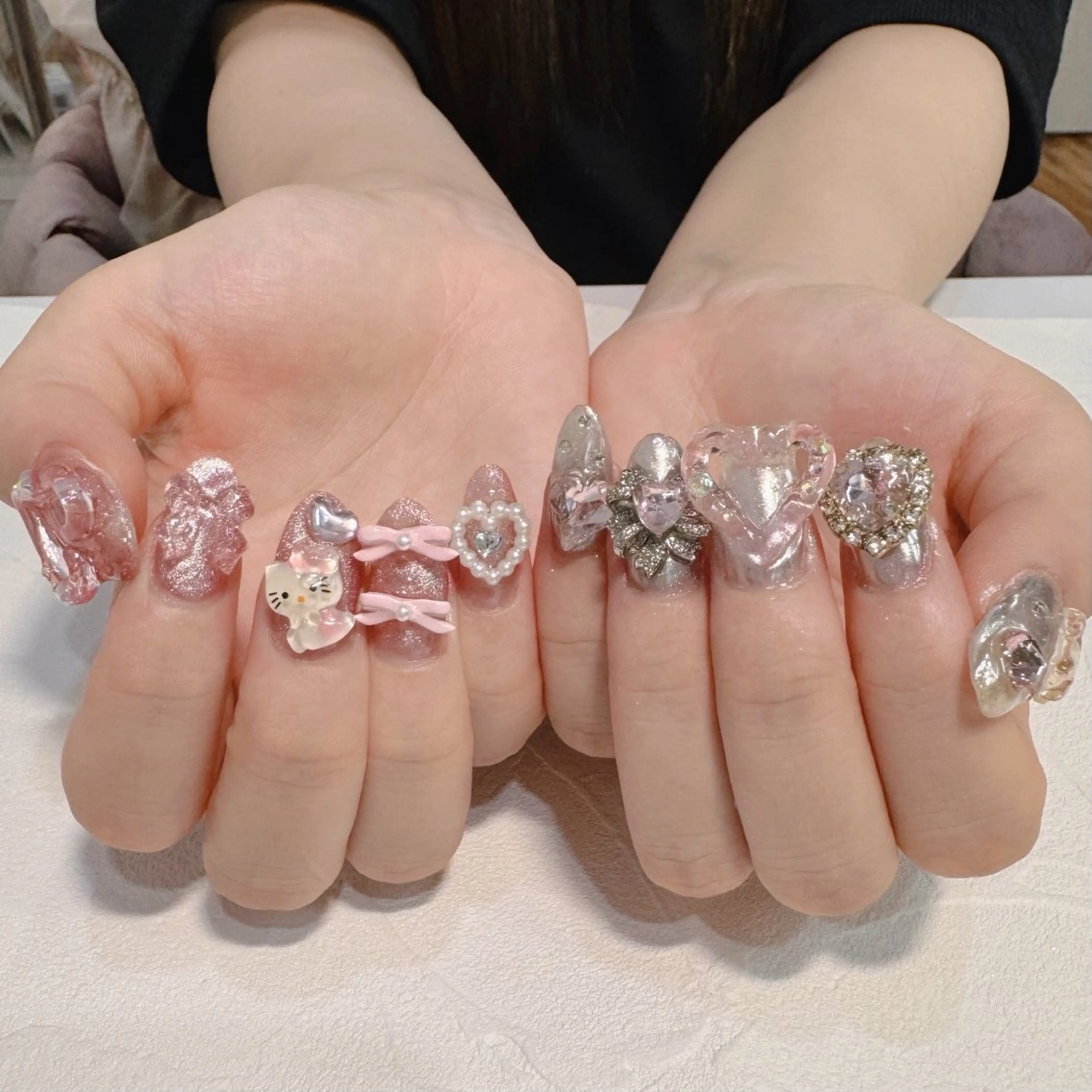 ネイル RIEKO🍒 ワンホン♡推しネイルのネイルデザイン