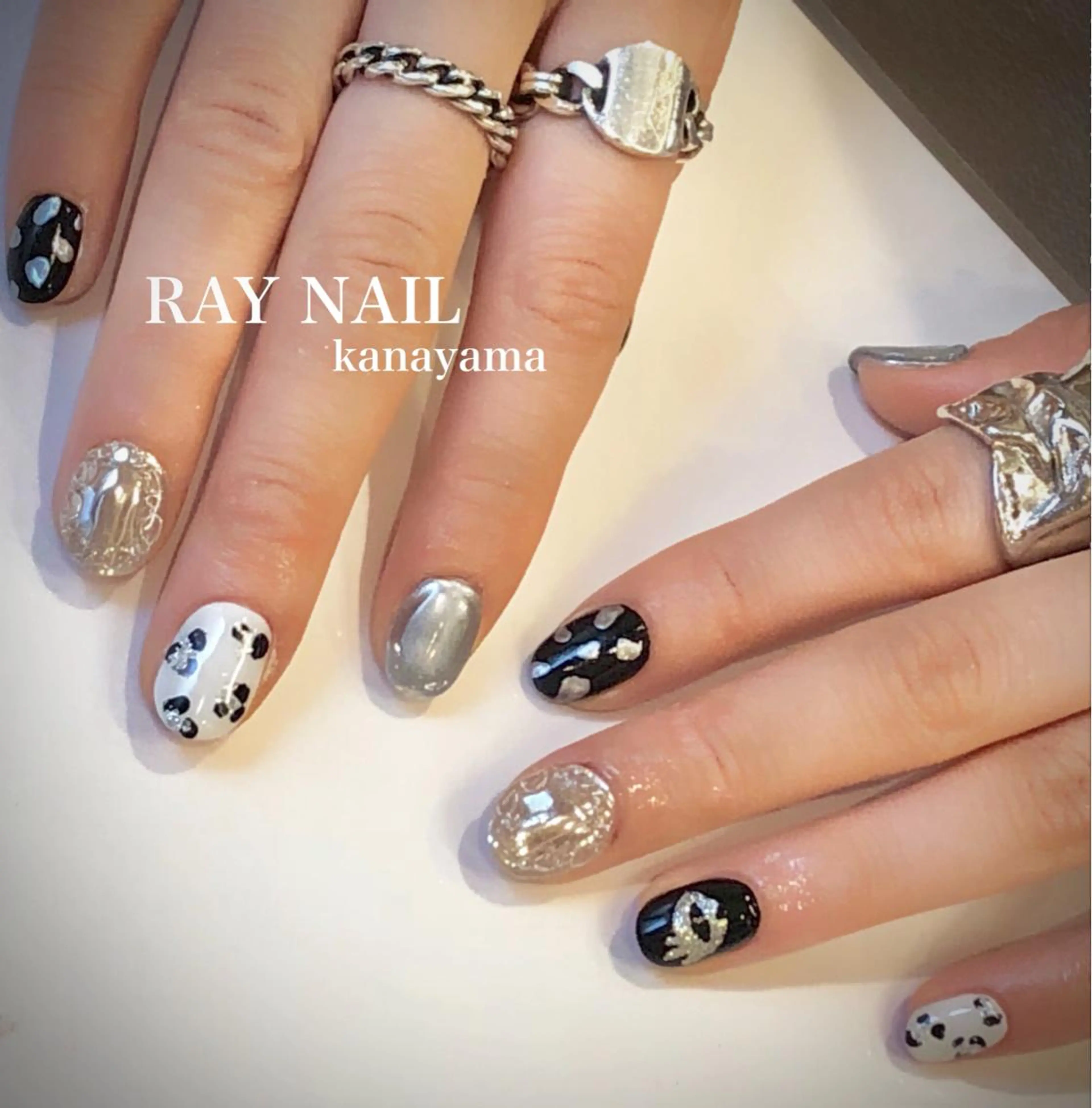 ネイル シルバー Arowa 伊田のネイルデザイン