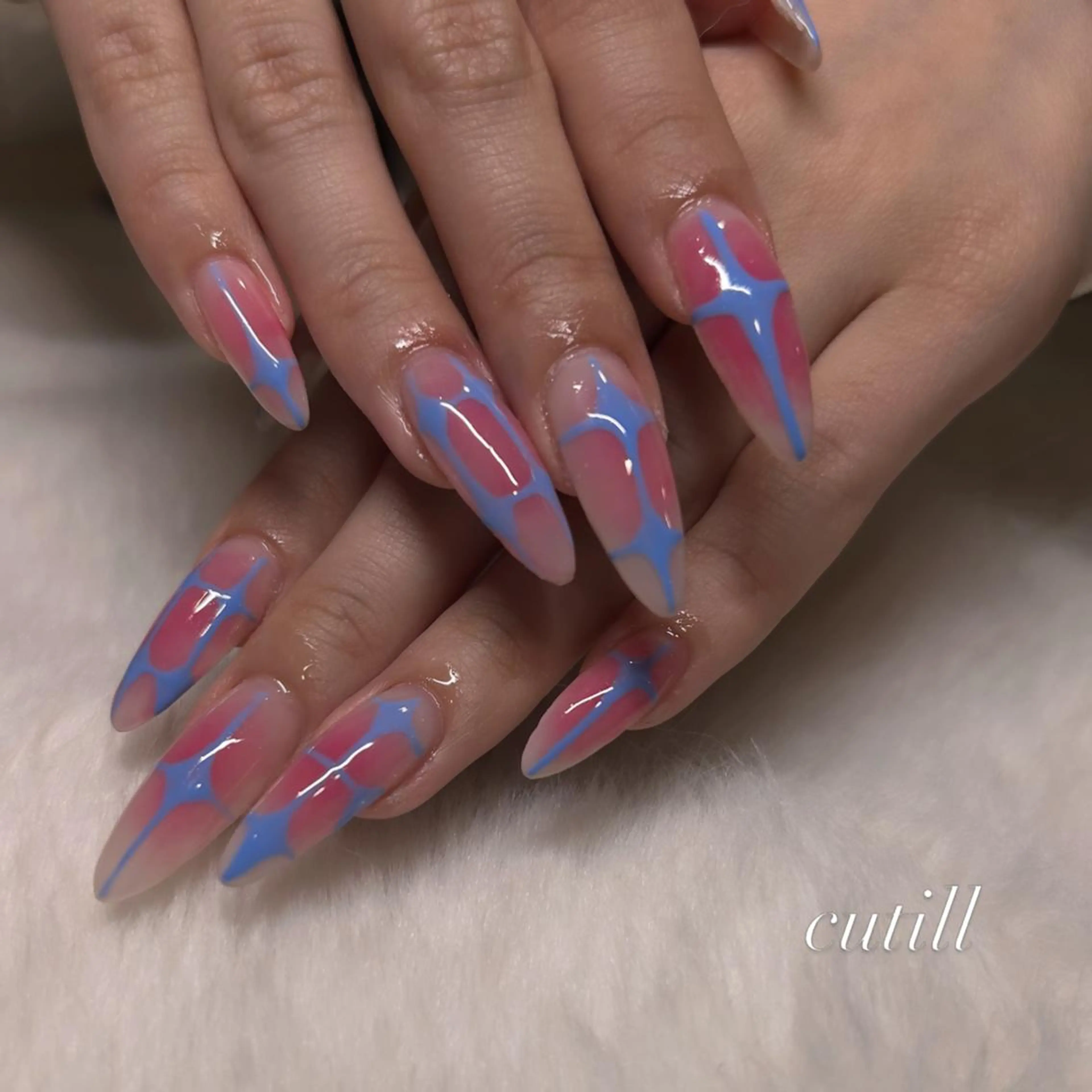 ネイル 持ち込み ハンドネイル Megu 【 cutill 】のネイルデザイン