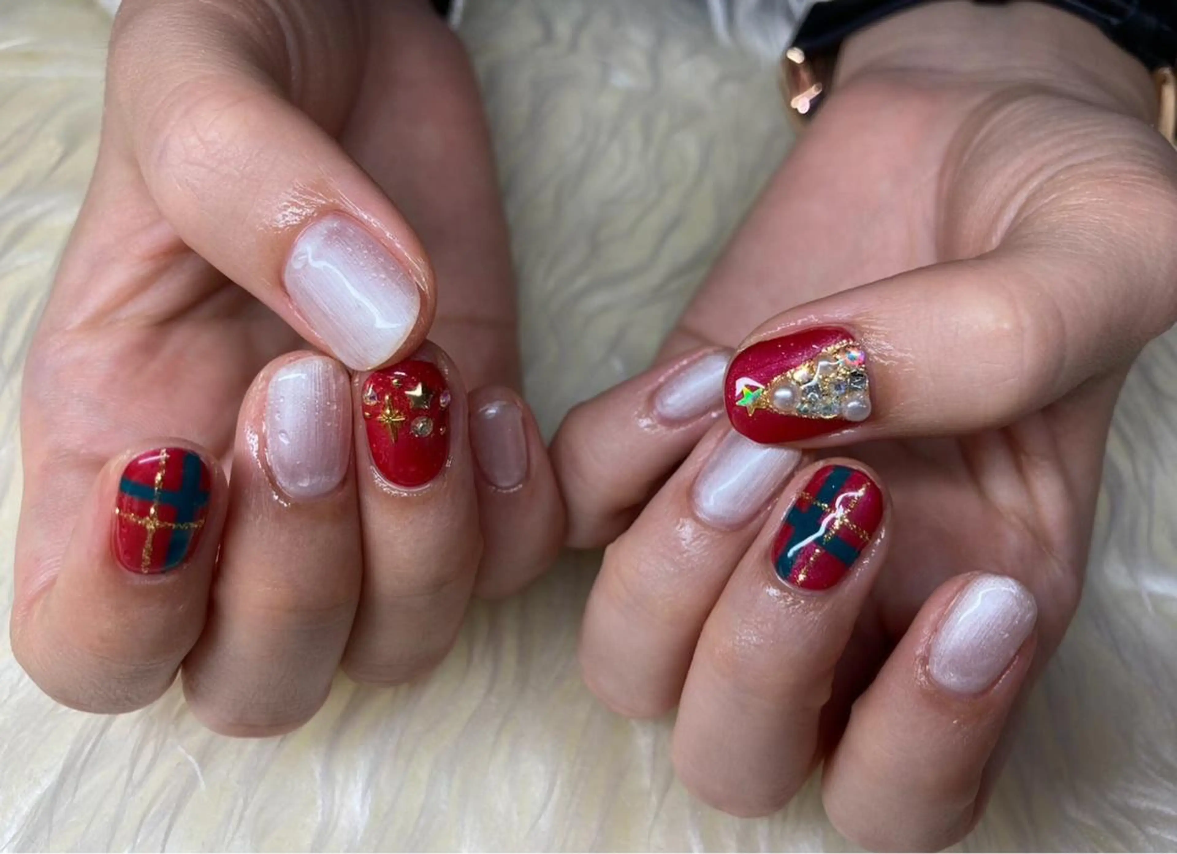 ネイル ジェルネイル ニュアンスネイル パラジェル 冬ネイル クリスマス ハンドネイル Nail&eye Belire 新宿のネイルデザイン