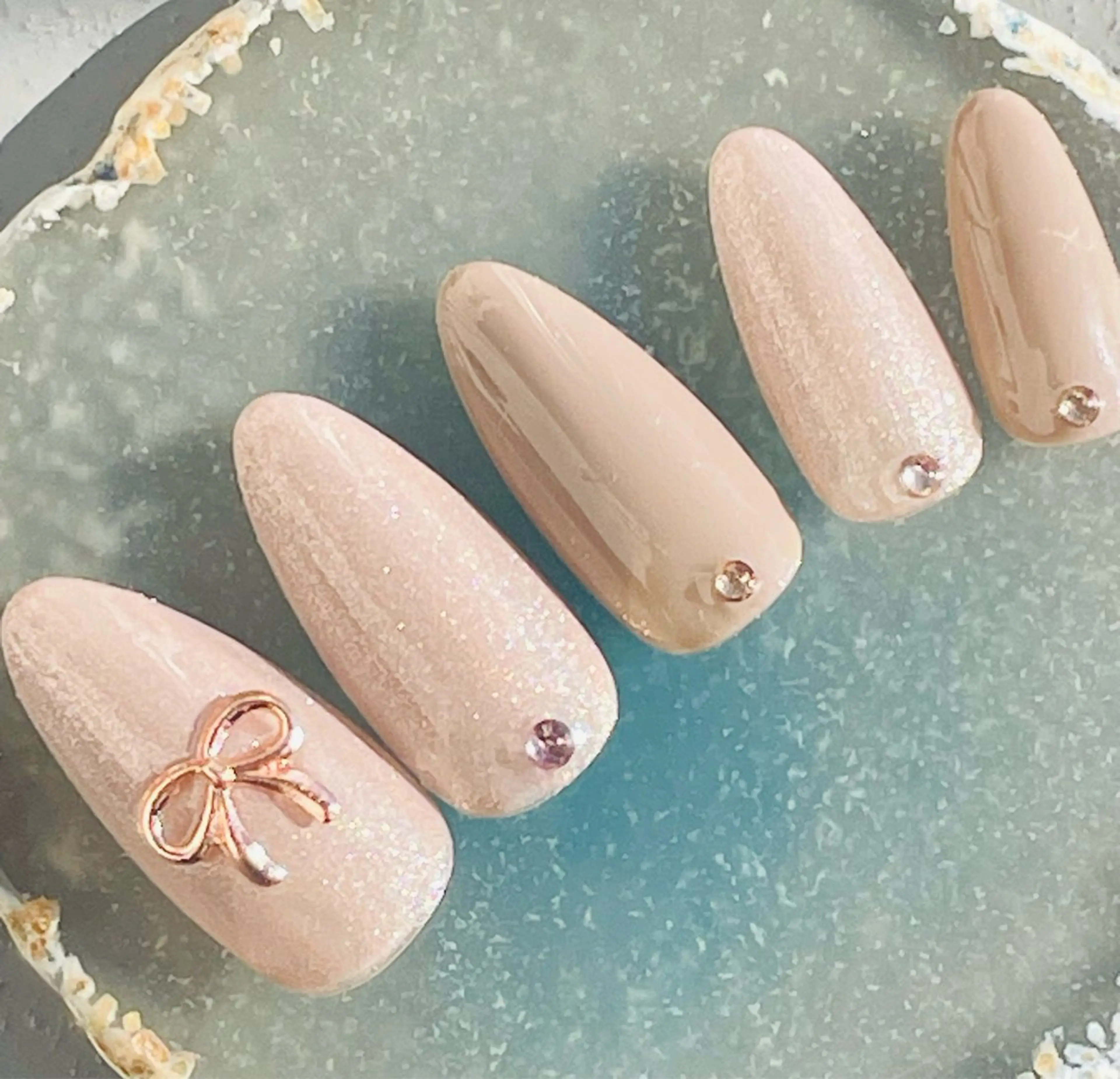 ネイル オフィスネイル リボン シンプルネイル koto nails所属・koto nailsのネイルデザイン