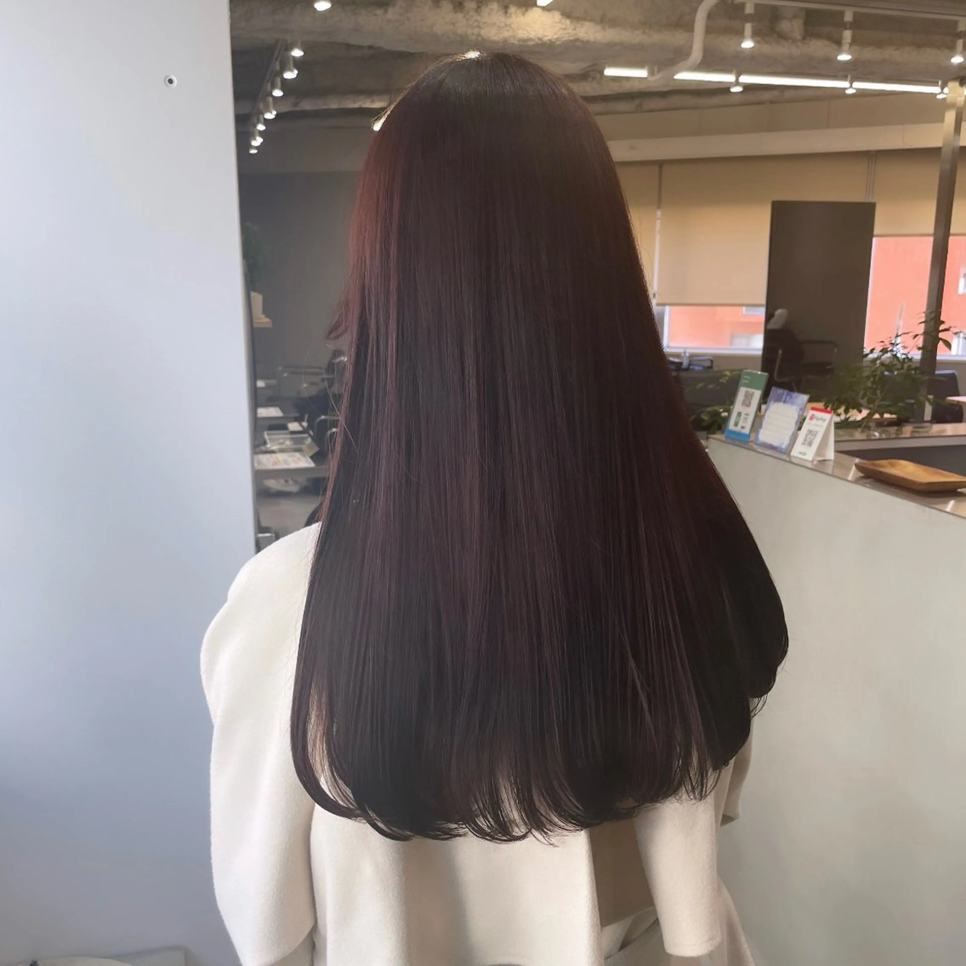 ロング カラー レッドカラー ヘアカラー Rui/透明感カラー 暖色/レイヤーカットのヘアスタイル