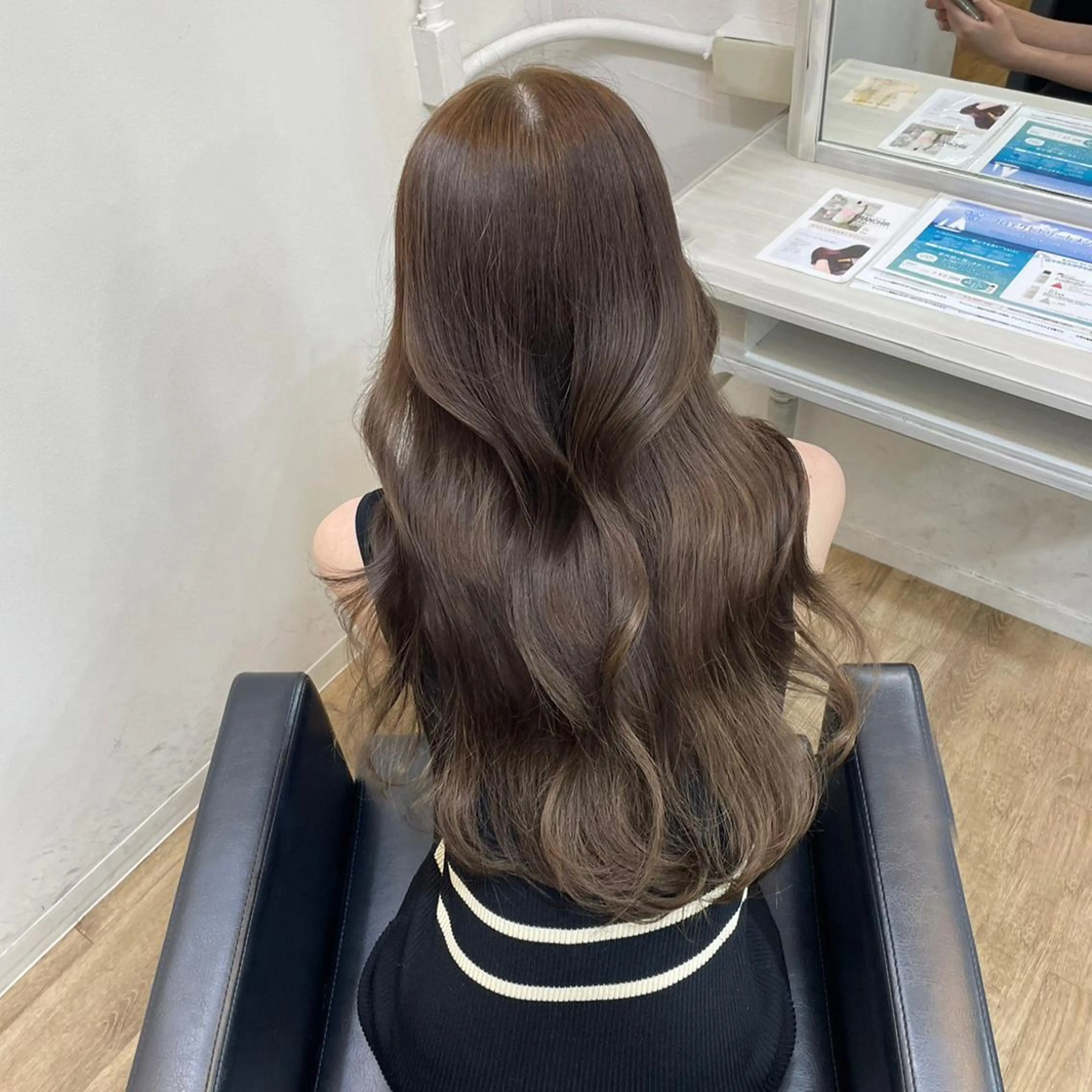 ロング カラー ベージュカラー ブリーチ 透明感カラー ダブルカラー ブリーチなしカラー ioe 元町のヘアスタイル