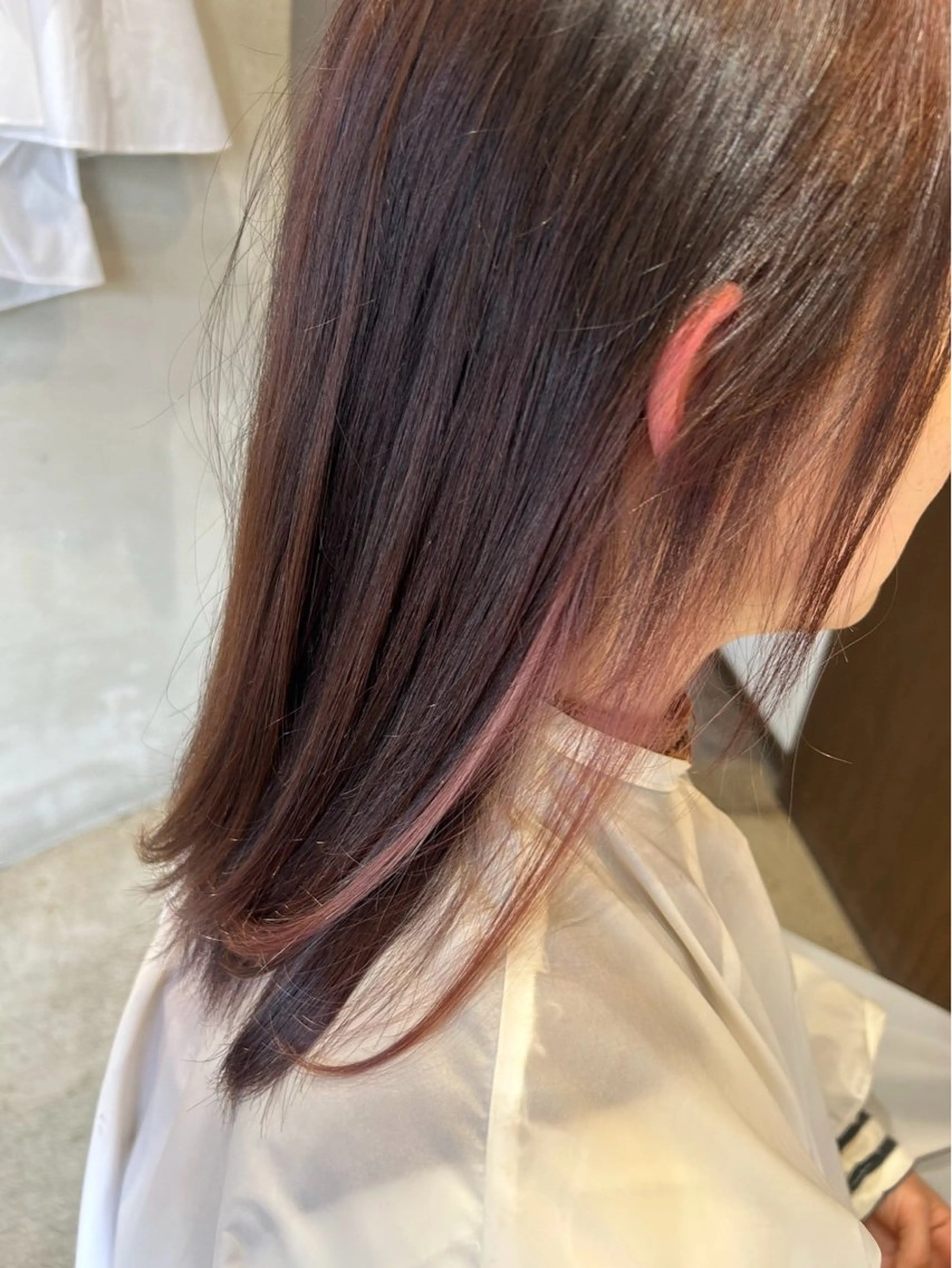 ミディアム YUKI .のヘアスタイル
