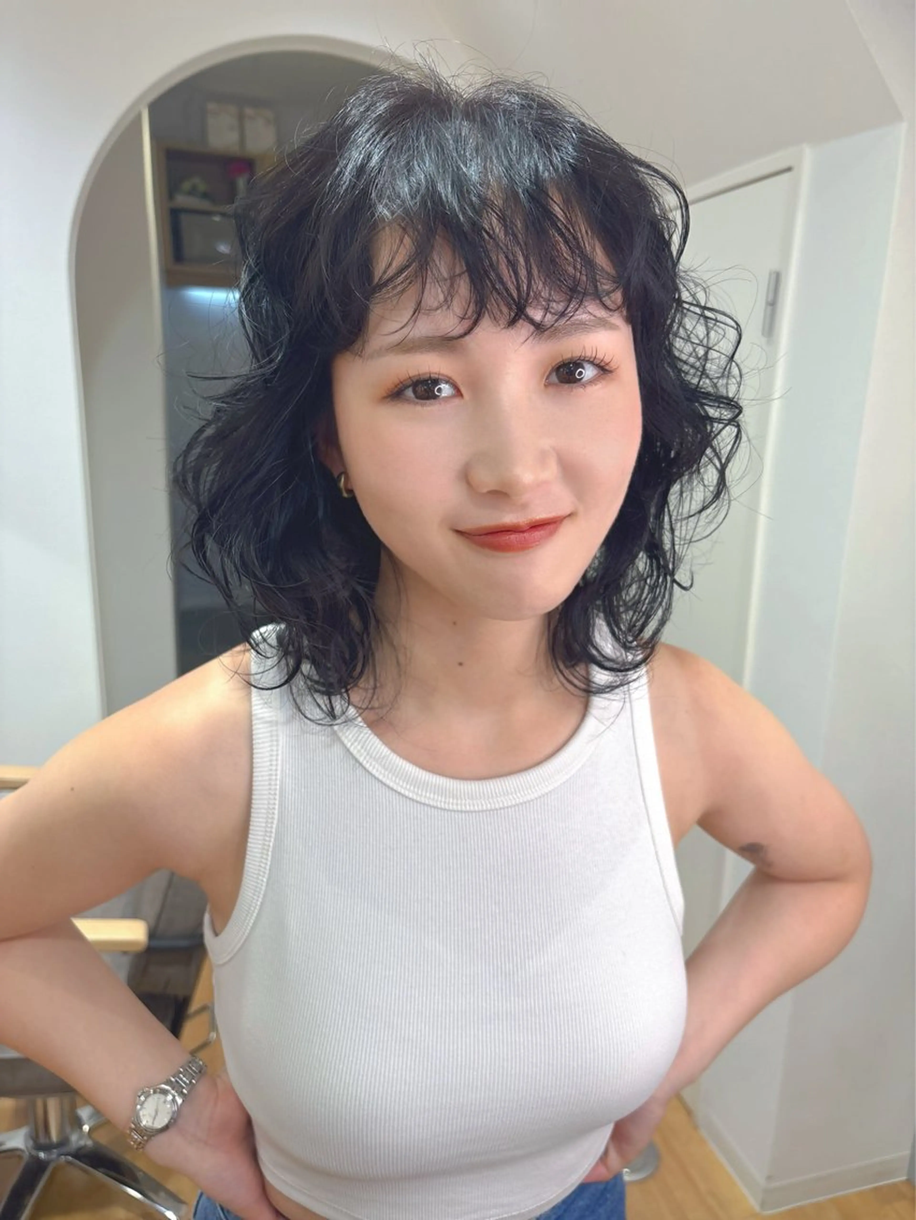 ミディアム カラー パーマ ミディアムパーマ レイヤーカット akane/ 縮毛矯正/暖色のヘアスタイル