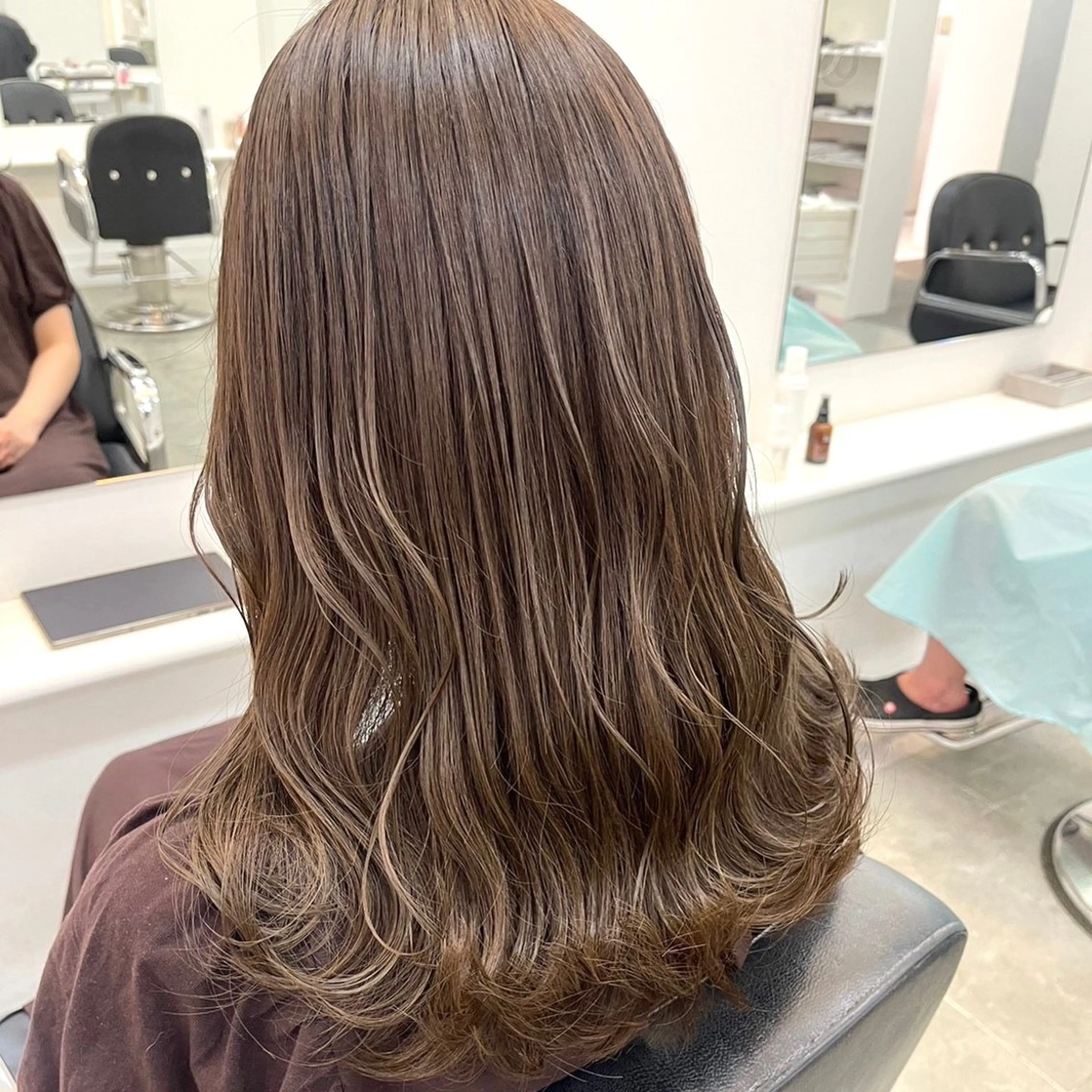 セミロング カラー ベージュカラー 透明感カラー ParveMix いしいまお🌼のヘアスタイル