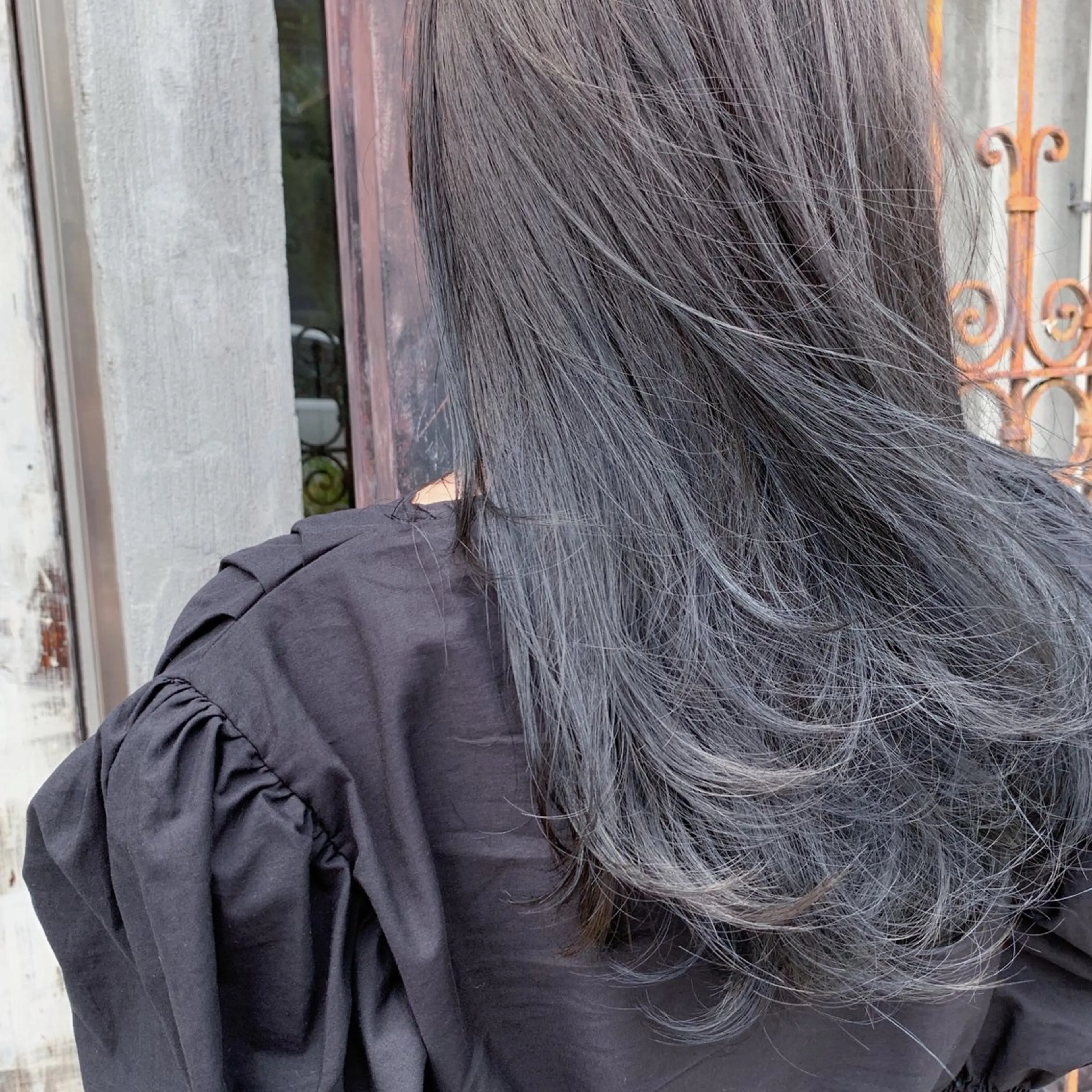 ロング カラー ブリーチ ブルーカラー ブルーグレー ケアブリーチ 透明感カラー カット ヘアカラー 鎌田卓也/髪質改善 /透明感カラーのヘアスタイル