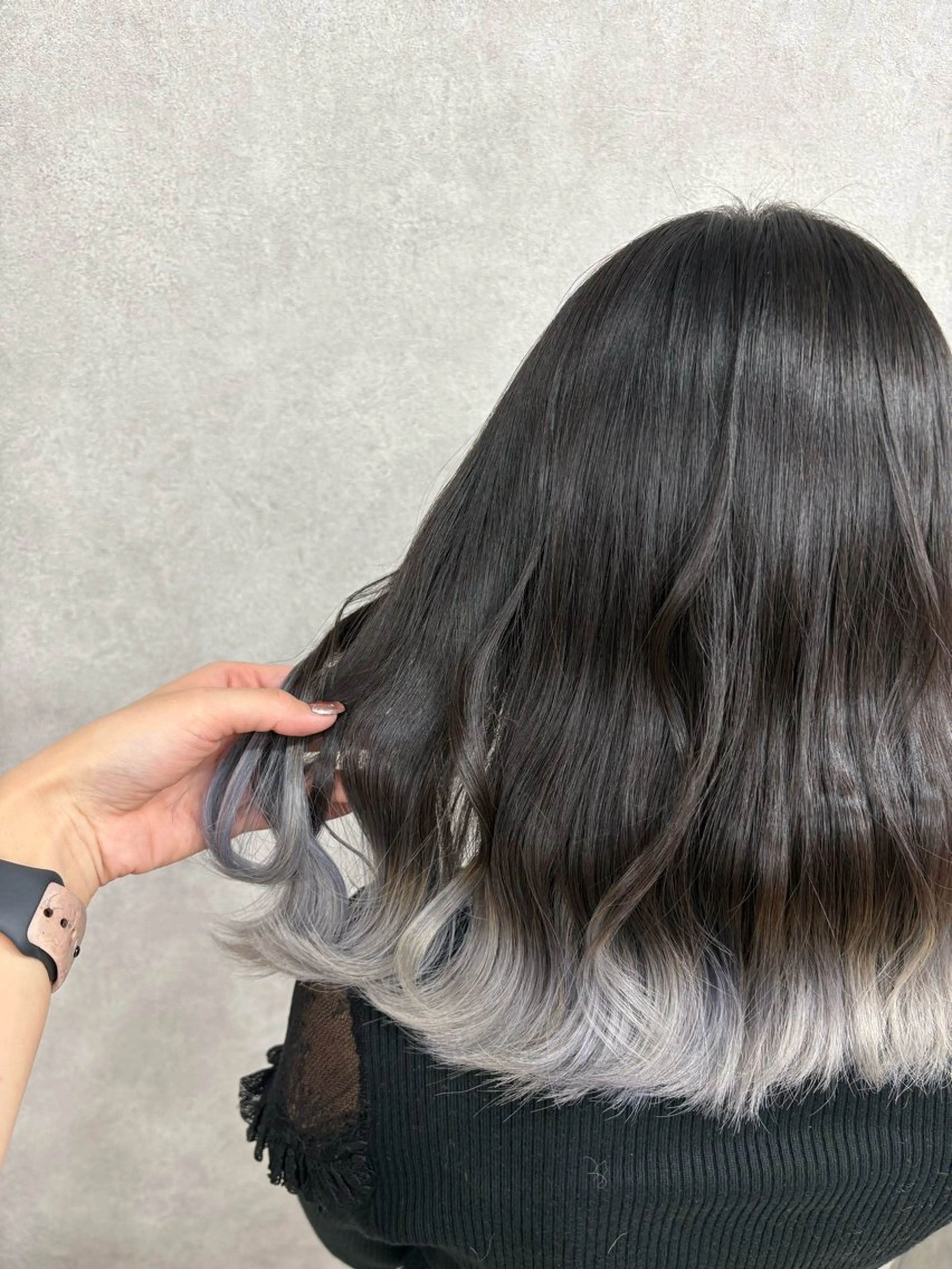 セミロング カラー 🩶西 雪乃/透明感 くすみカラー🫧のヘアスタイル