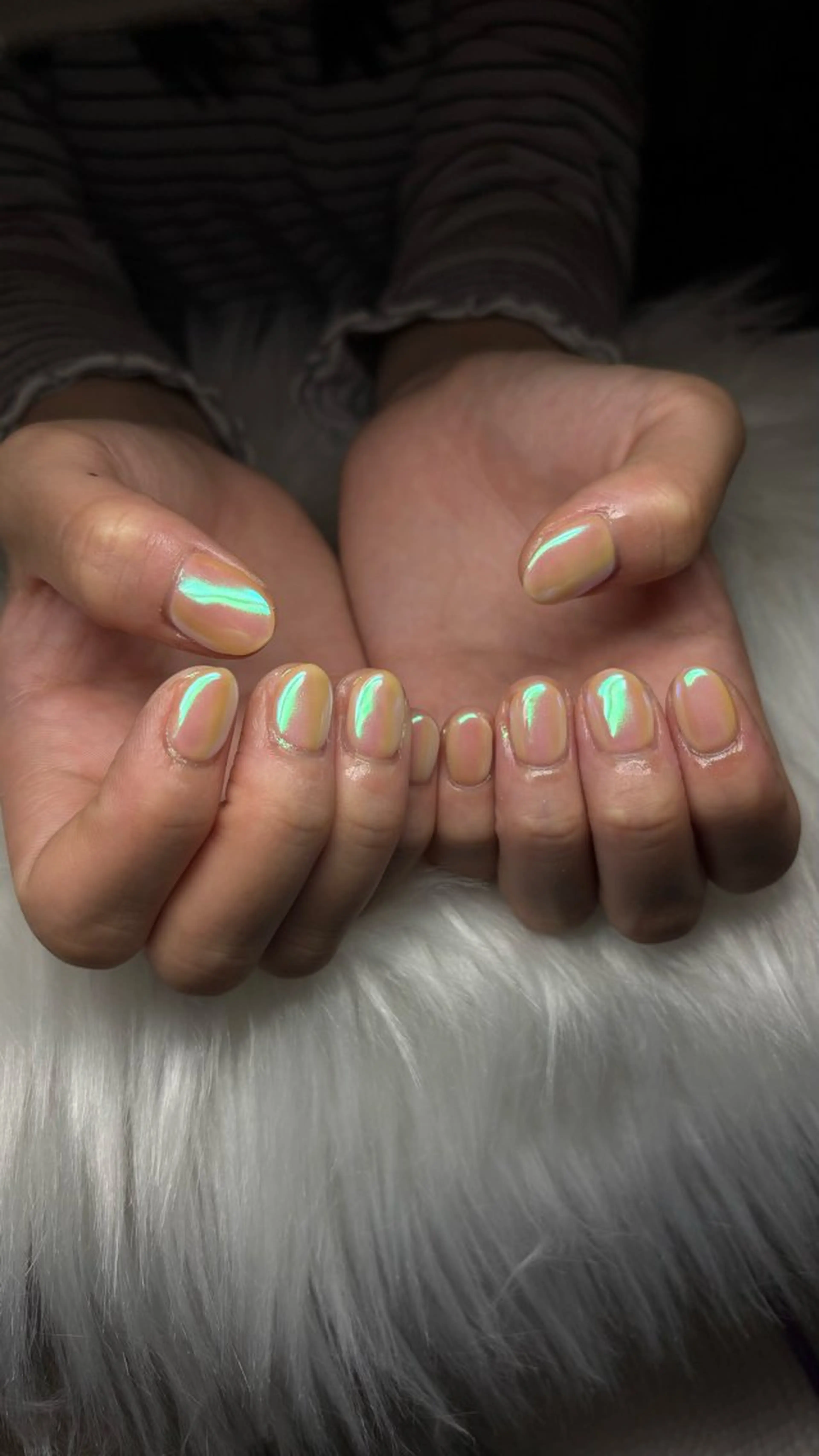 ミラーネイル(オフあり)(ワンカラー)の写真