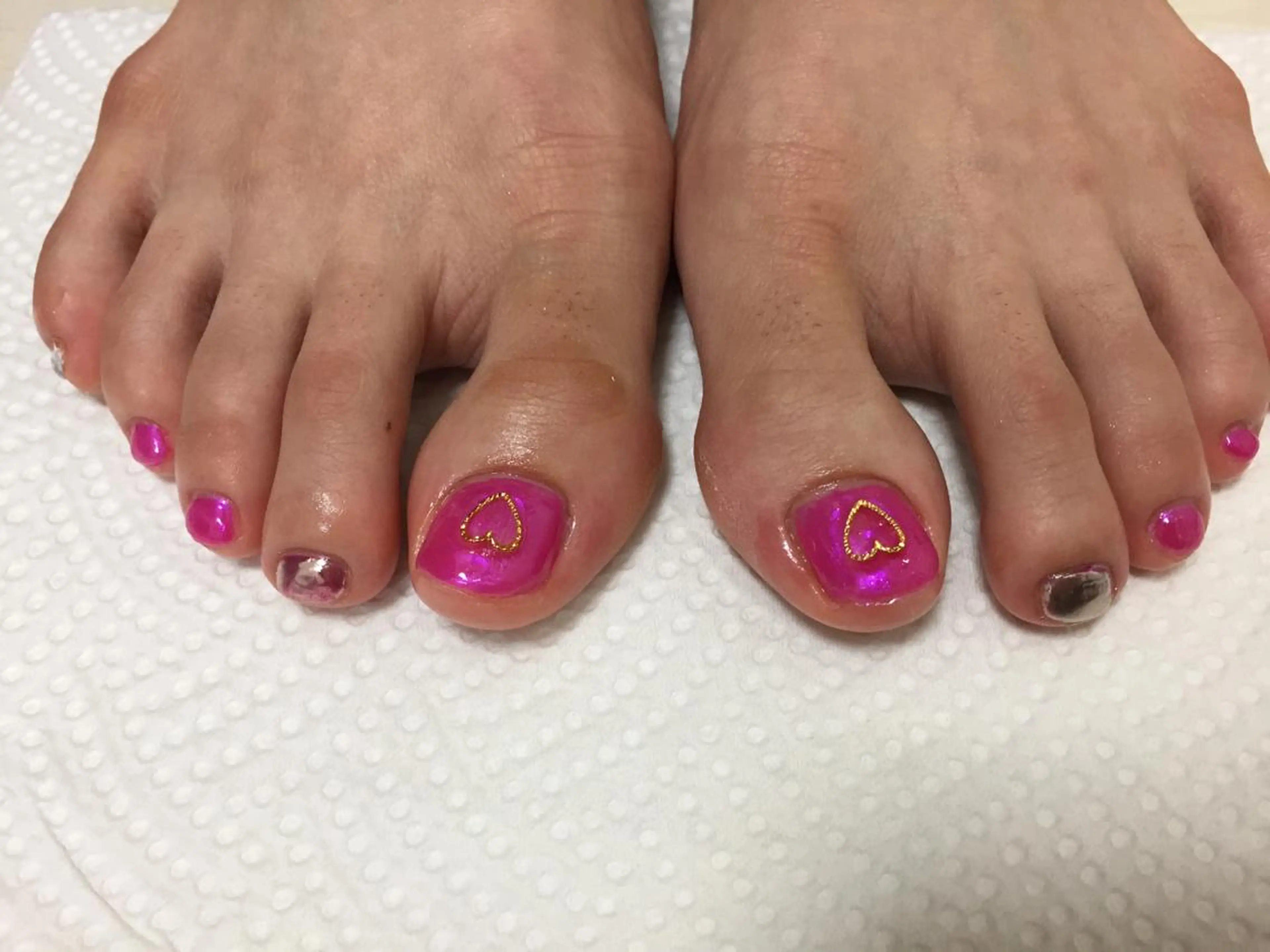 ネイル ミラーネイル ピンク シルバー 心と体が整う腸活 サロン ラクシュミーのエステ・リラクイメージ