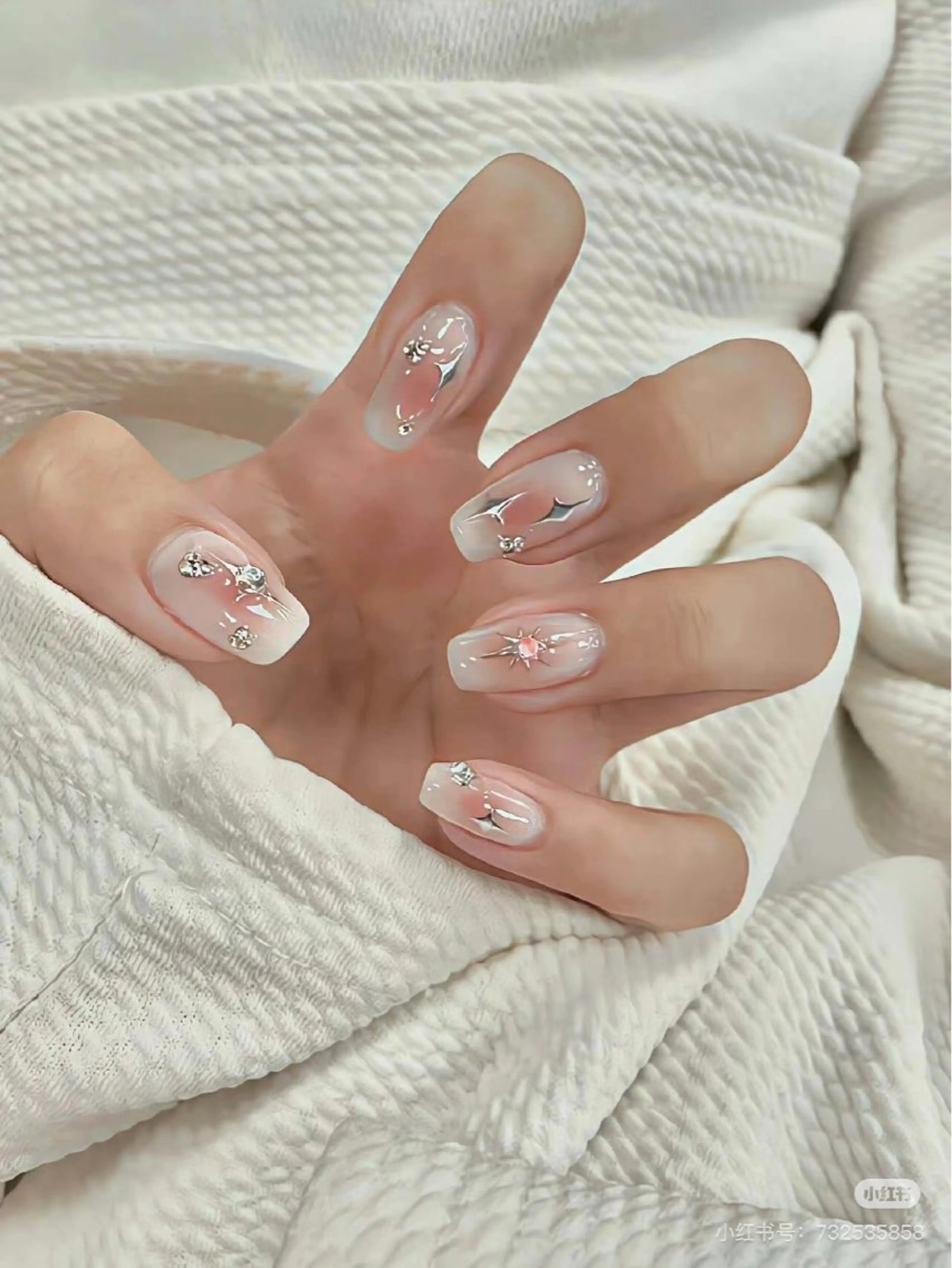 ネイル 成人式 ジェルネイル ネイルチップ ハンドネイル MoMoA Nail ネイル長さ出し専門店のネイルデザイン