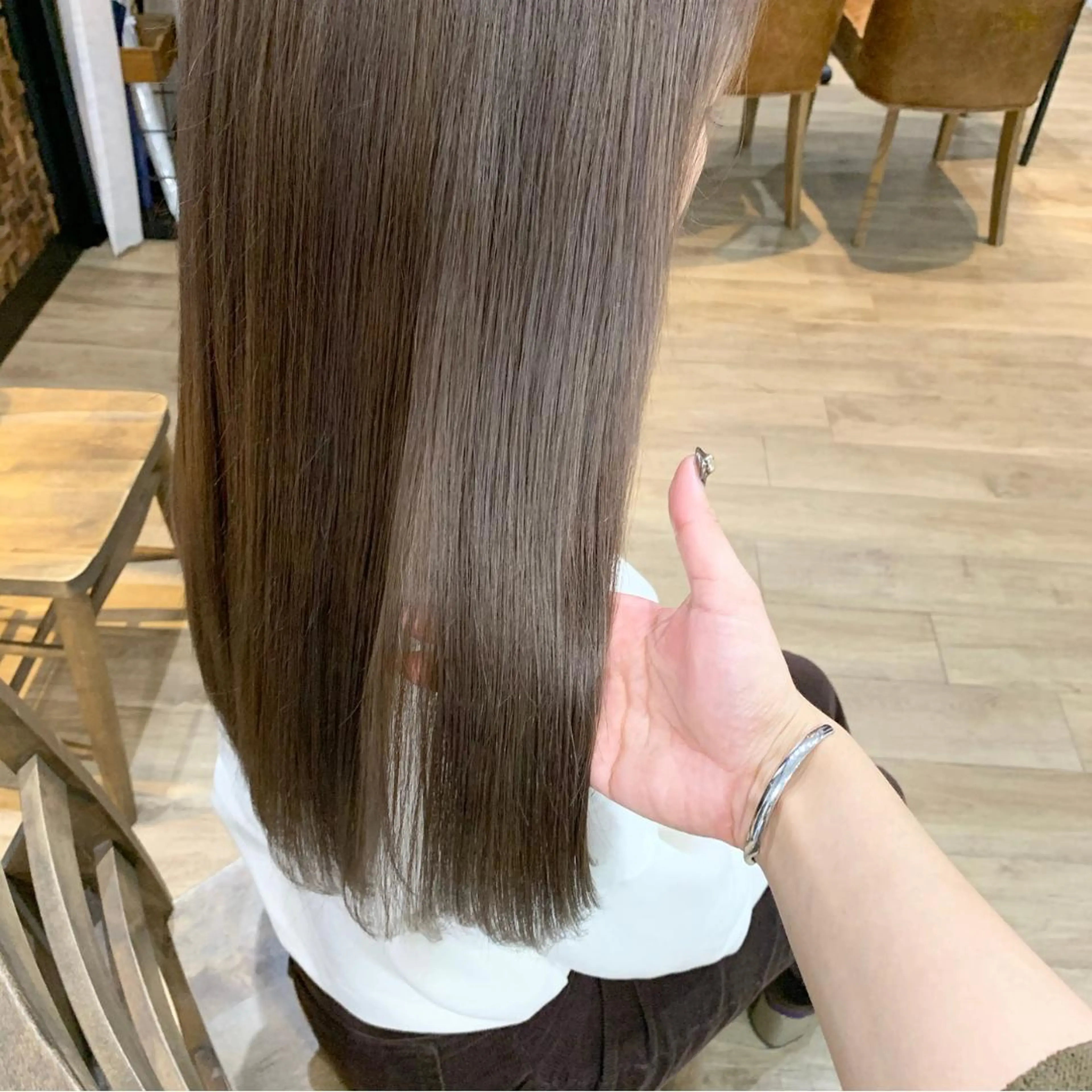 ロング カラー ブリーチ レイヤー/顔周り /AKARIのヘアスタイル