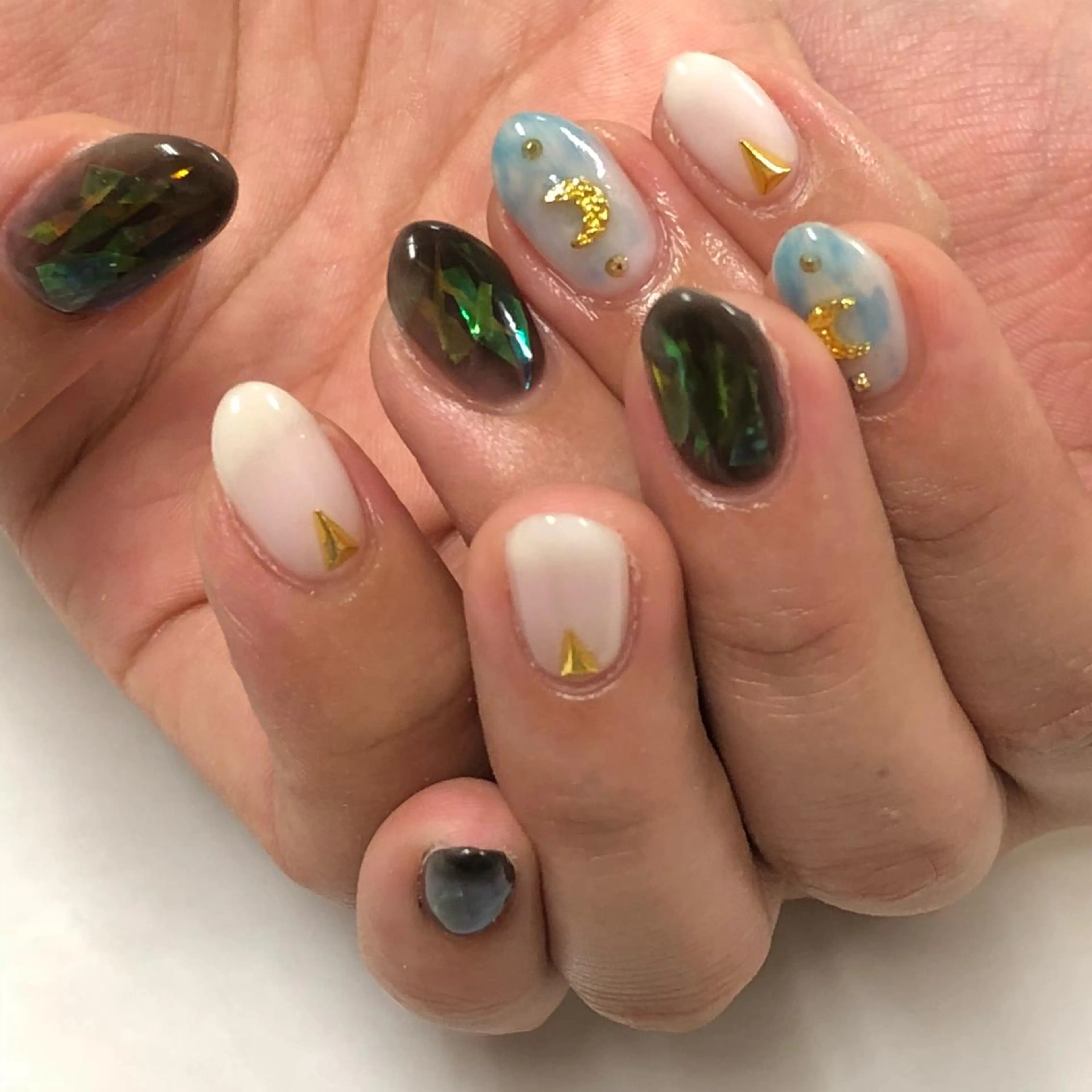 ネイル ホログラムネイル ニュアンスネイル 夏ネイル KIREIE NAILSのネイルデザイン