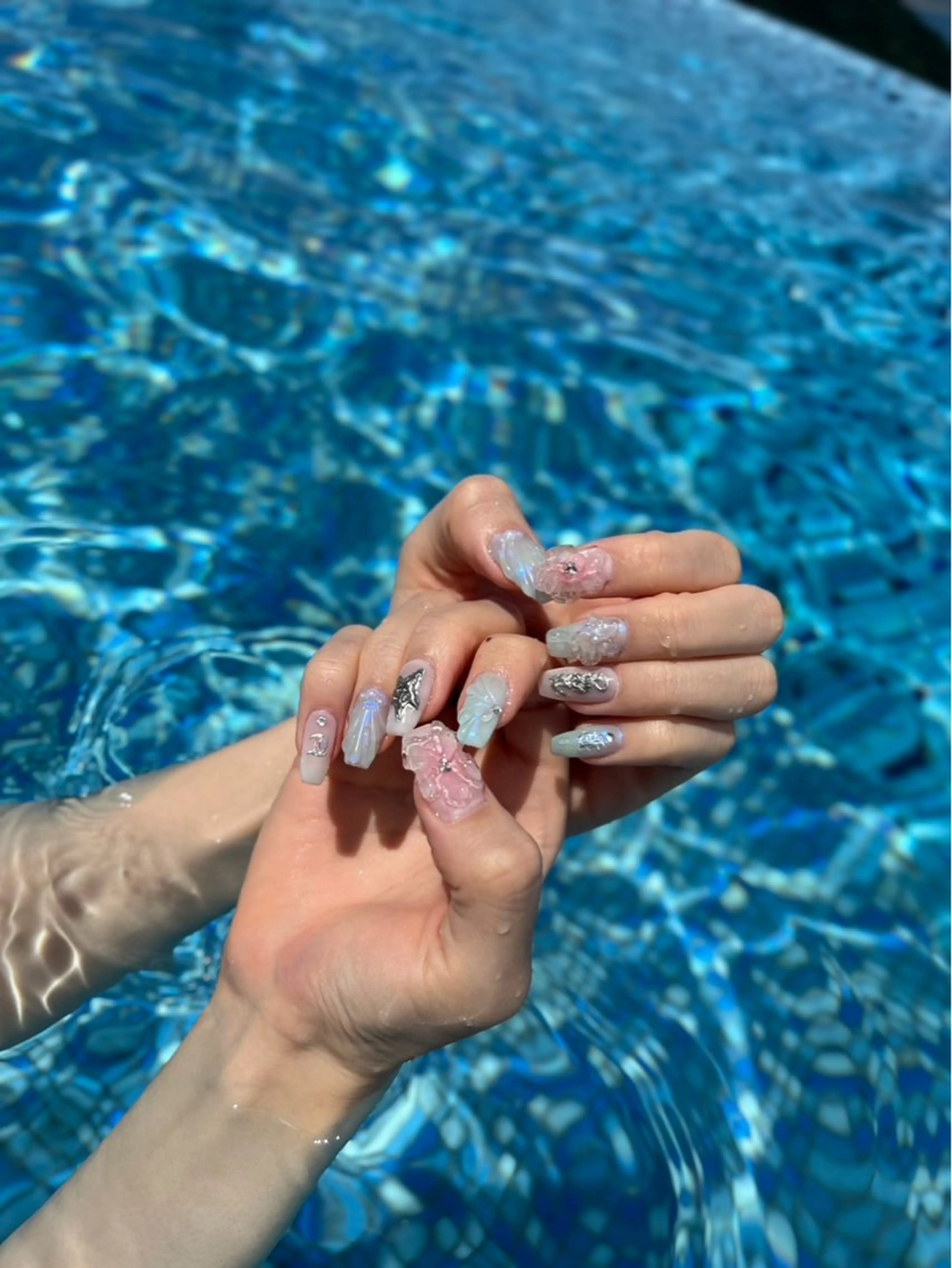 ネイル ハンドネイル さゆり￤推しキャラ ￤ロングネイル🩷のネイルデザイン