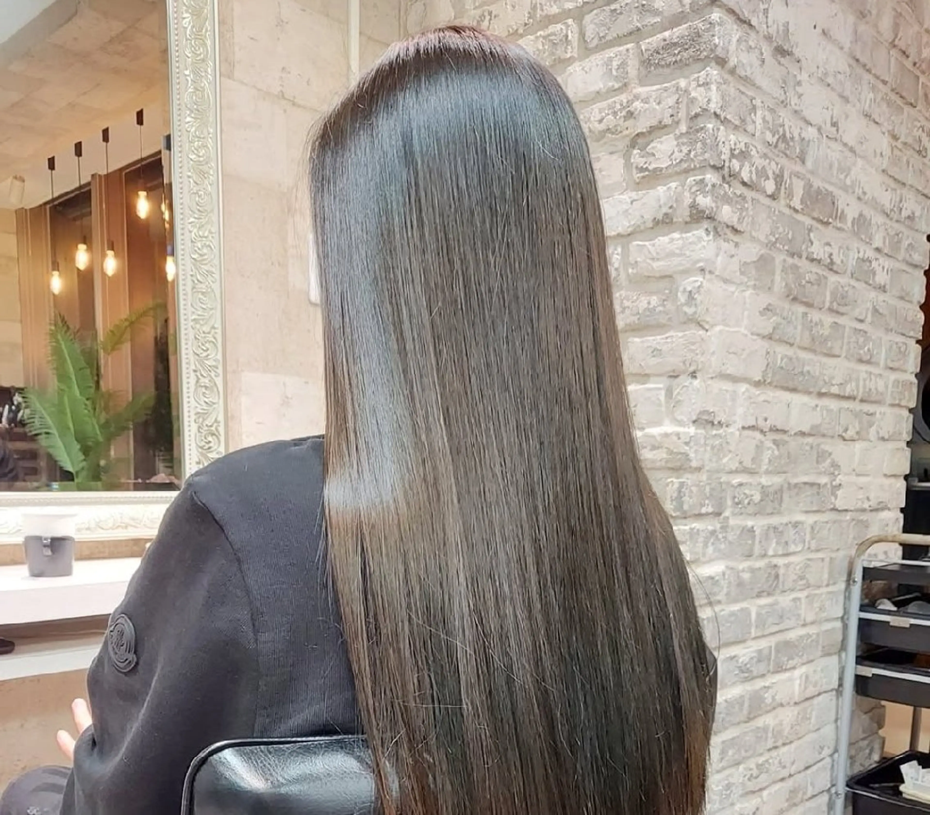 ロング カラー グレージュ 髪質改善 カット ヘアカラー トリートメント ヘアセット ブリーチ・ハイトーン 特化🎉内山のヘアスタイル