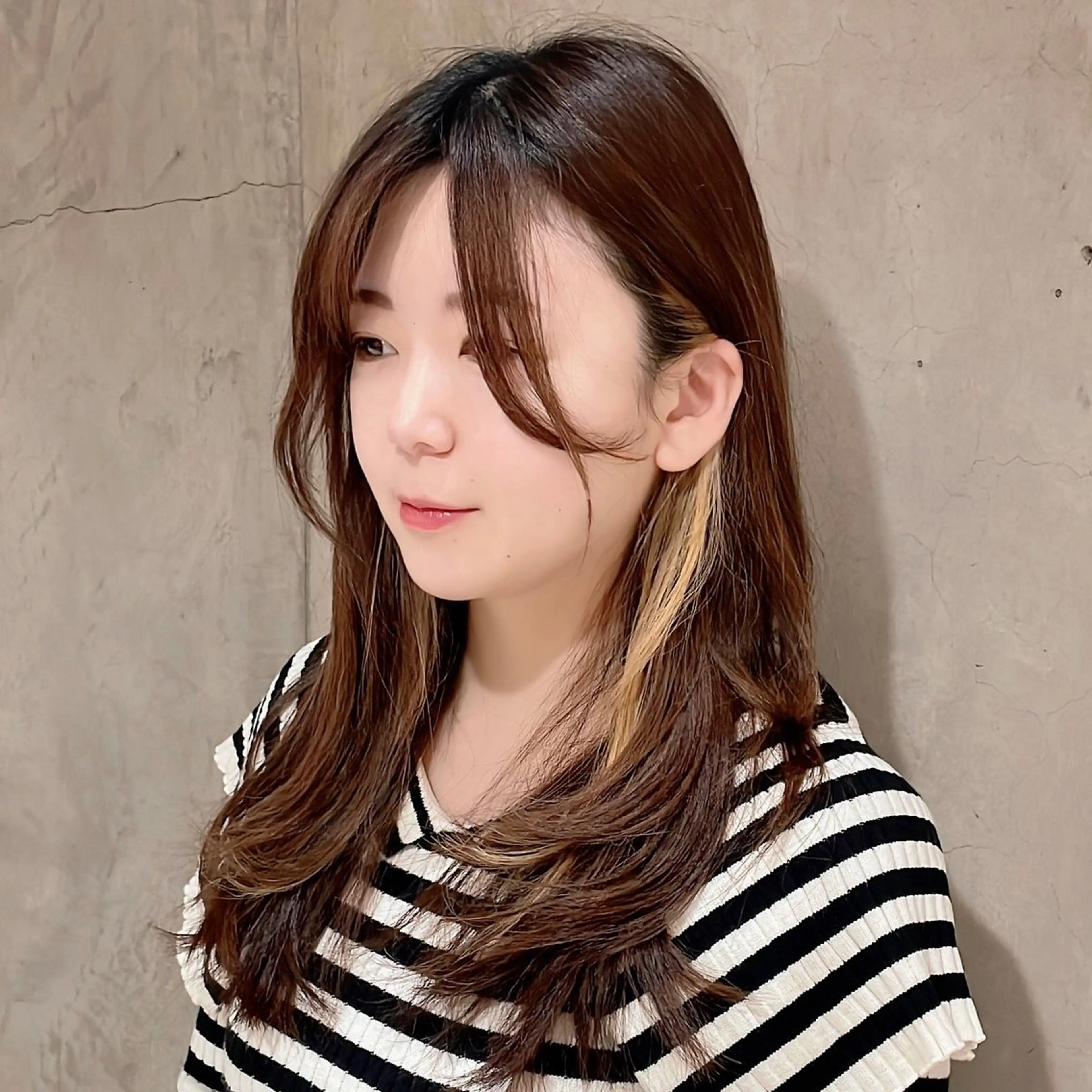 セミロング カット ヘアカラー トリートメント 🌹ハッシュカット、 レイヤー韓国ヘア🌹のヘアスタイル