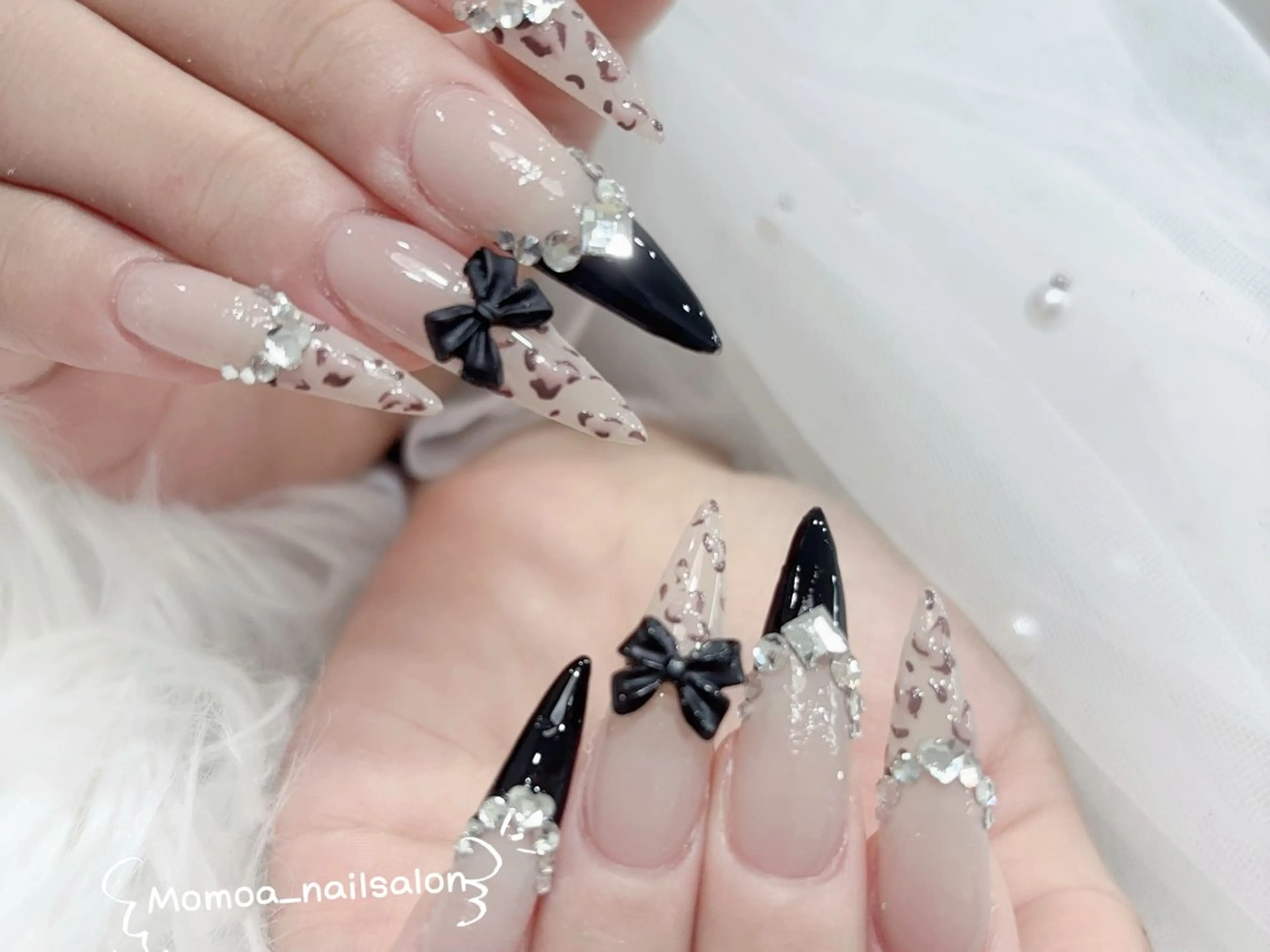 ネイル 成人式 ロングネイル マグネットネイル 大理石ネイル(マーブル) リボン ハンドネイル MoMoA Nail ネイル長さ出し専門店のネイルデザイン