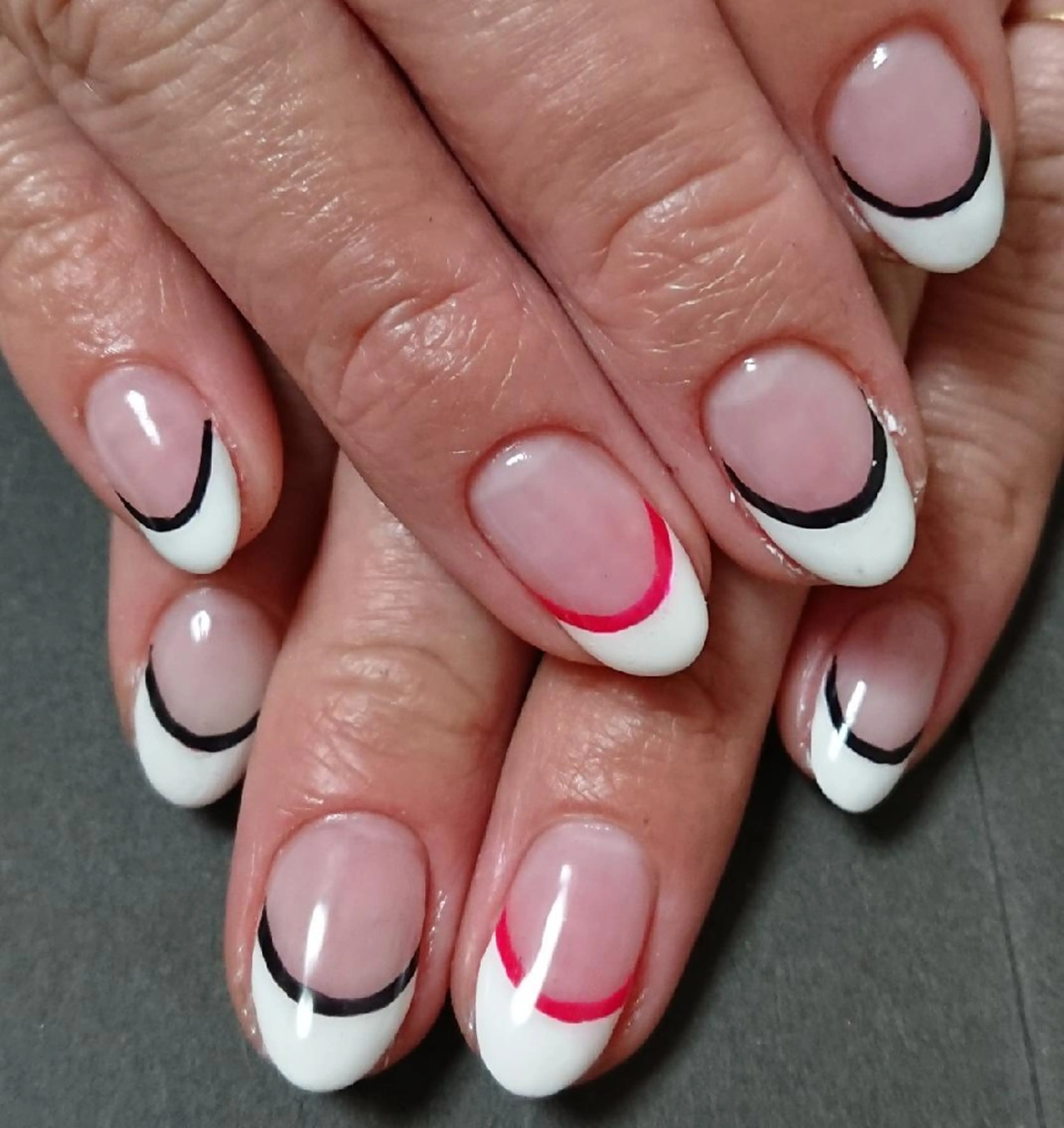 ネイル フレンチネイル ハンドネイル Lilith Nailのネイルデザイン