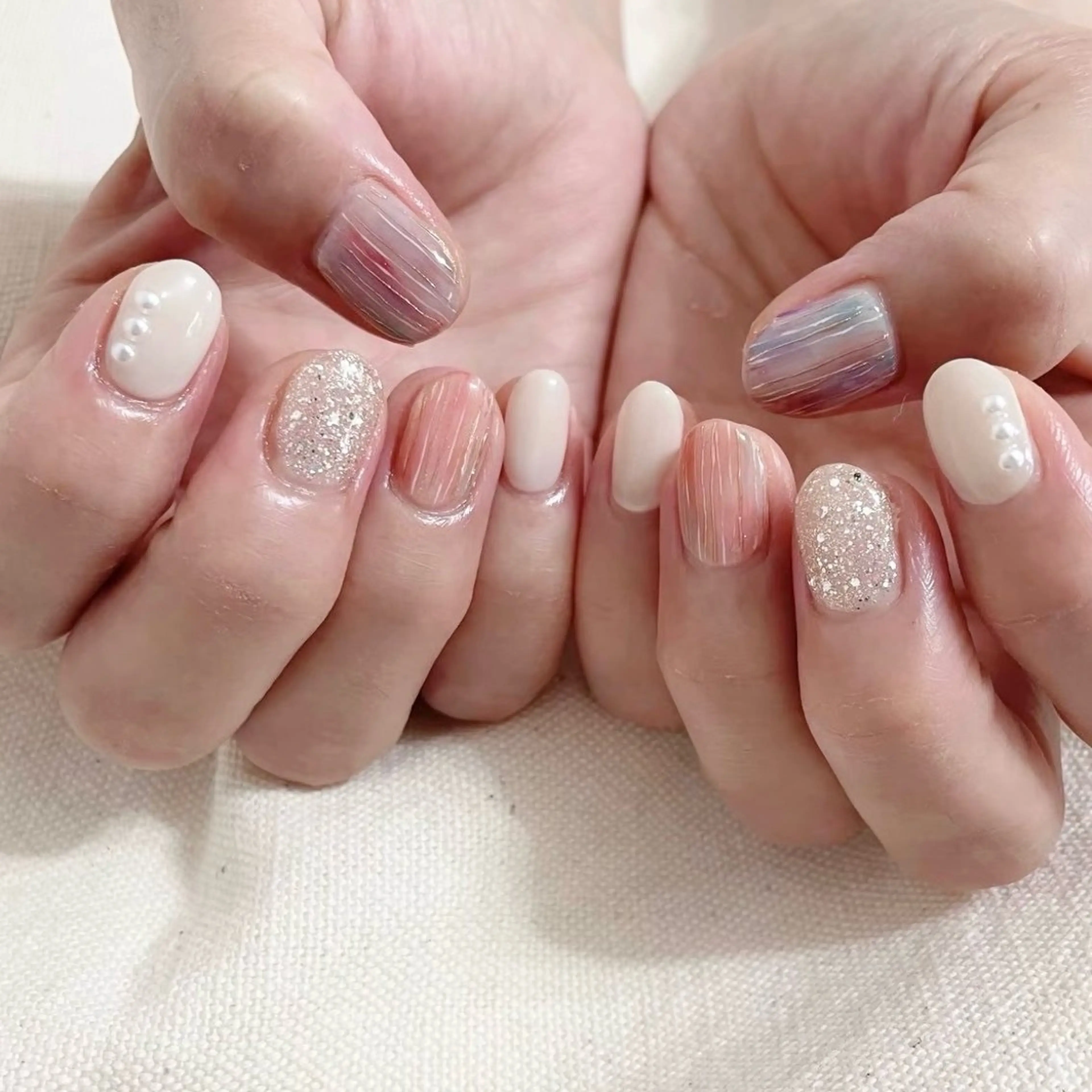ネイル 氷ネイル・うるうるネイル ラメ(グリッター) ニュアンスネイル ショートネイル シンプルネイル ハンドネイル usagi nailのネイルデザイン