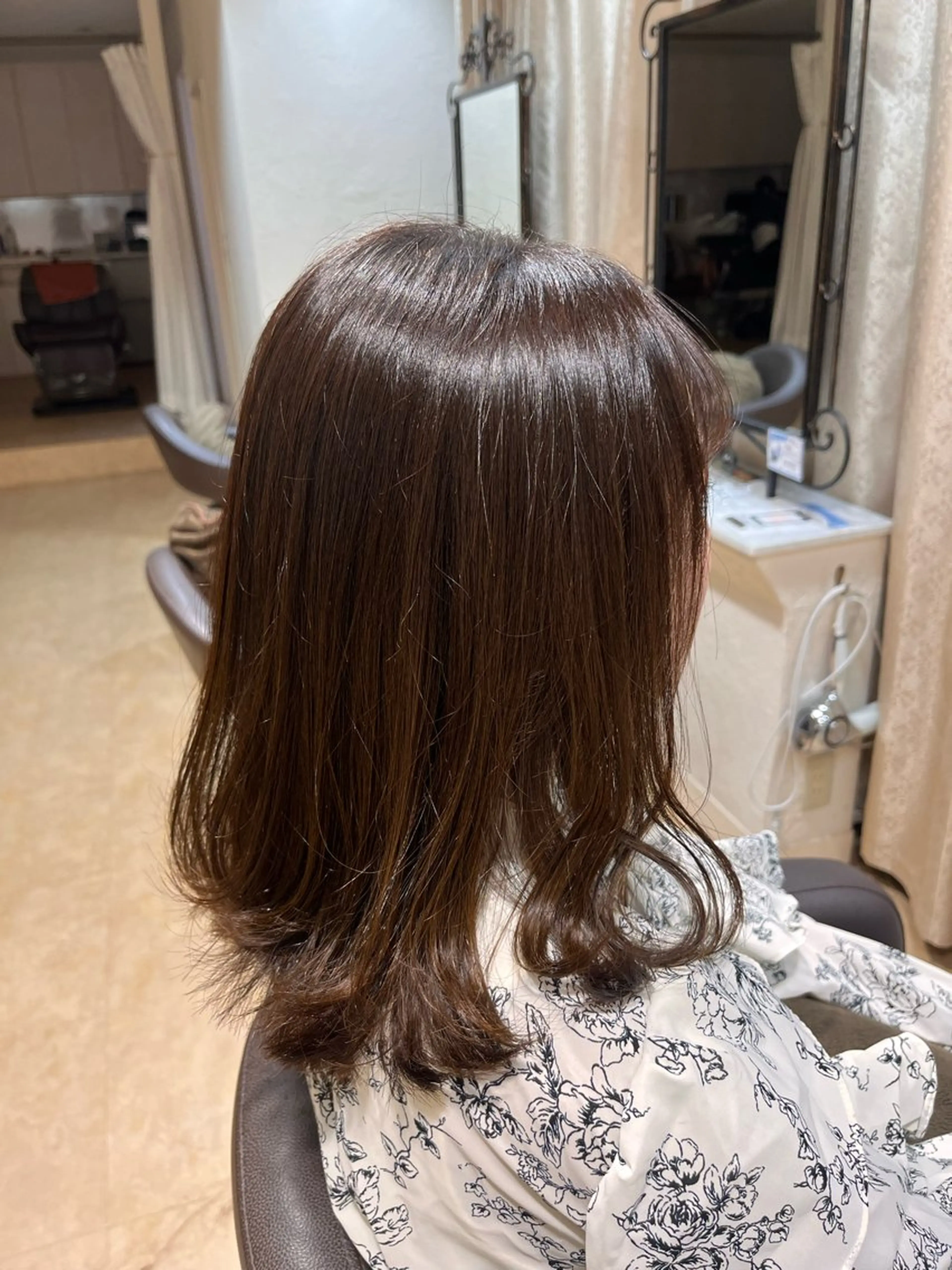 ミディアム 野村 佳蓮のヘアスタイル