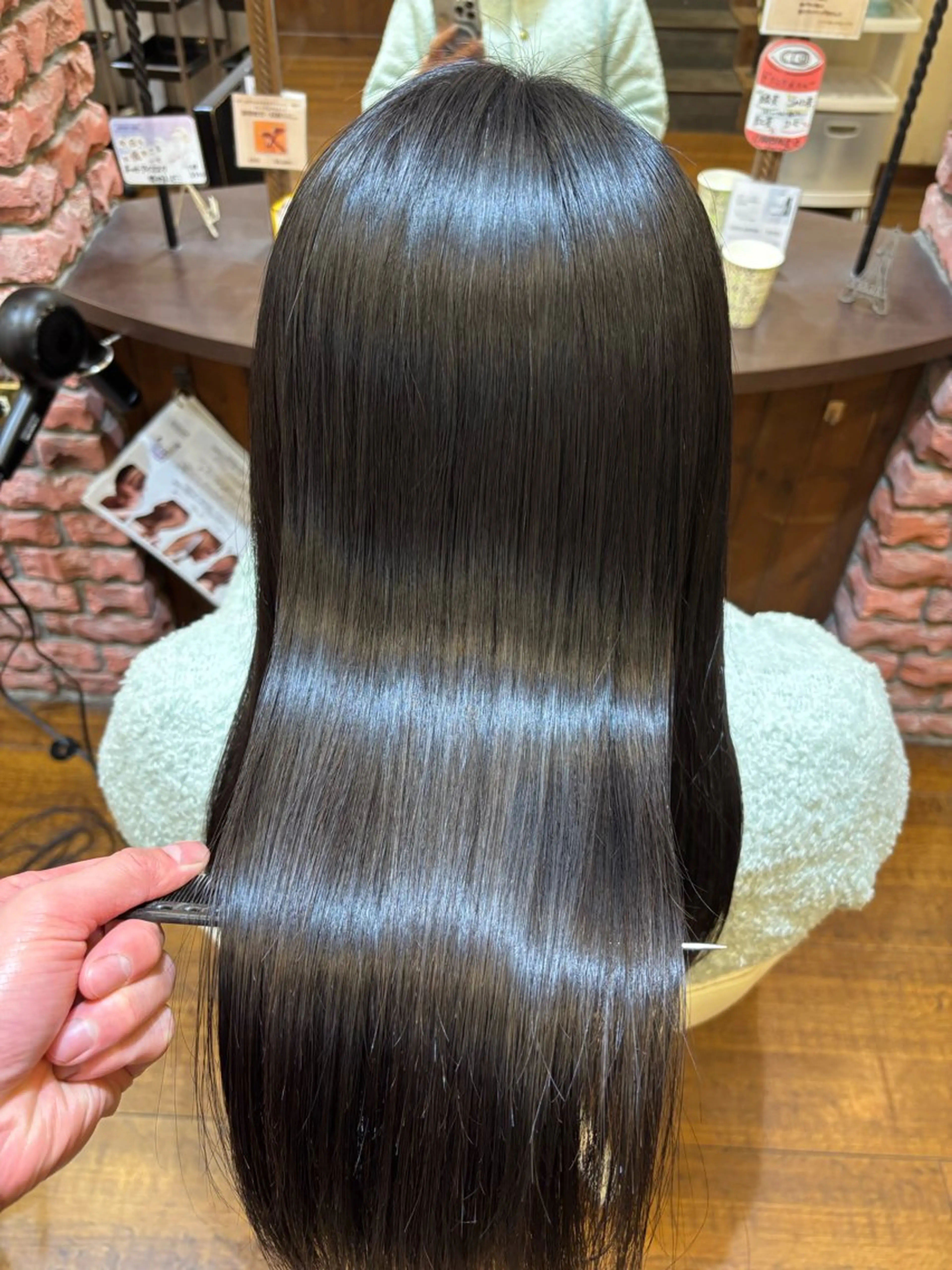 ロング カット 縮毛矯正 片桐 巧貴のヘアスタイル