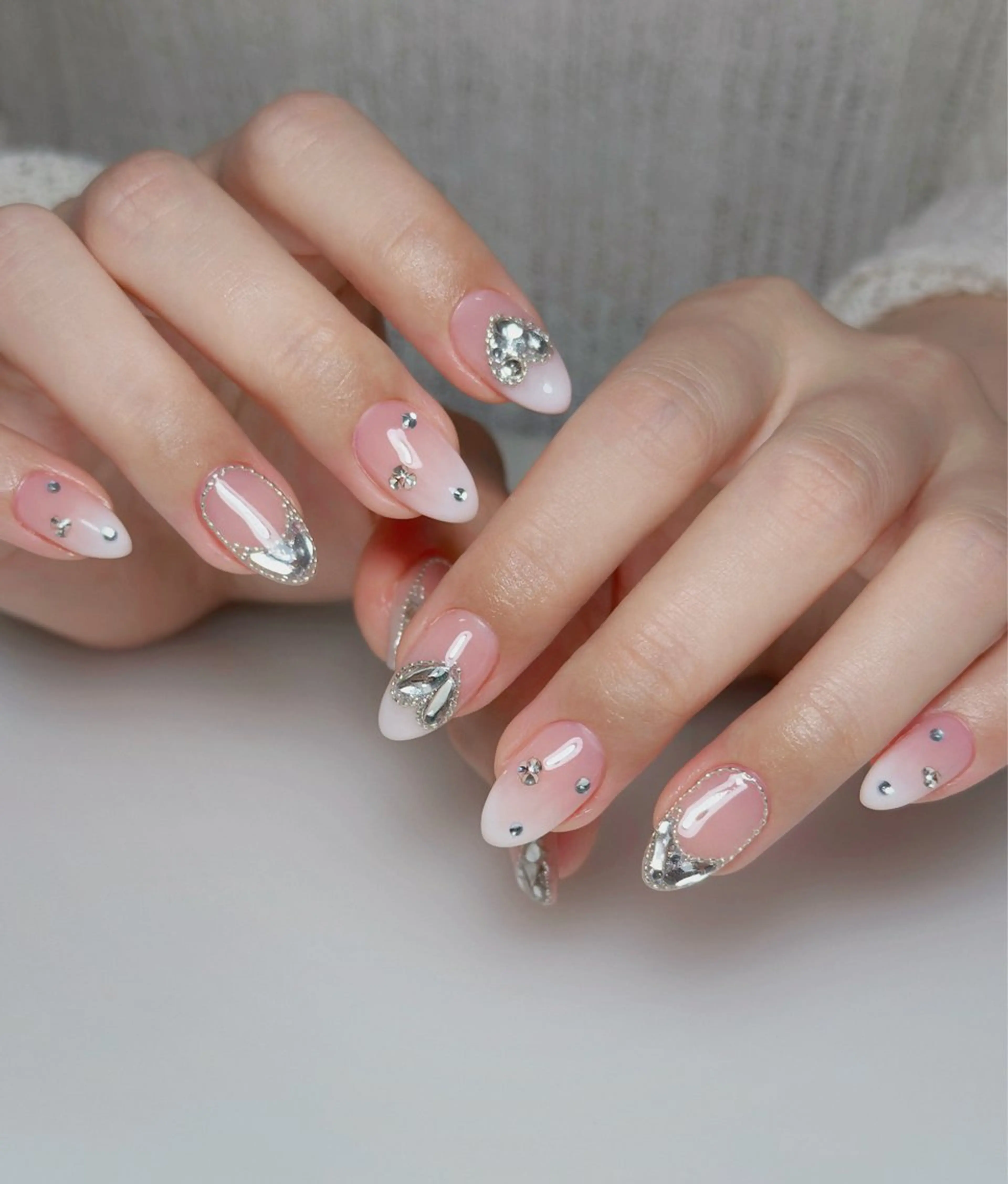 ネイル オーロラネイル 長さ出し フットネイル 韓国ネイル ラメ(グリッター) ハンドネイル 👍thumbs up nail👍のネイルデザイン