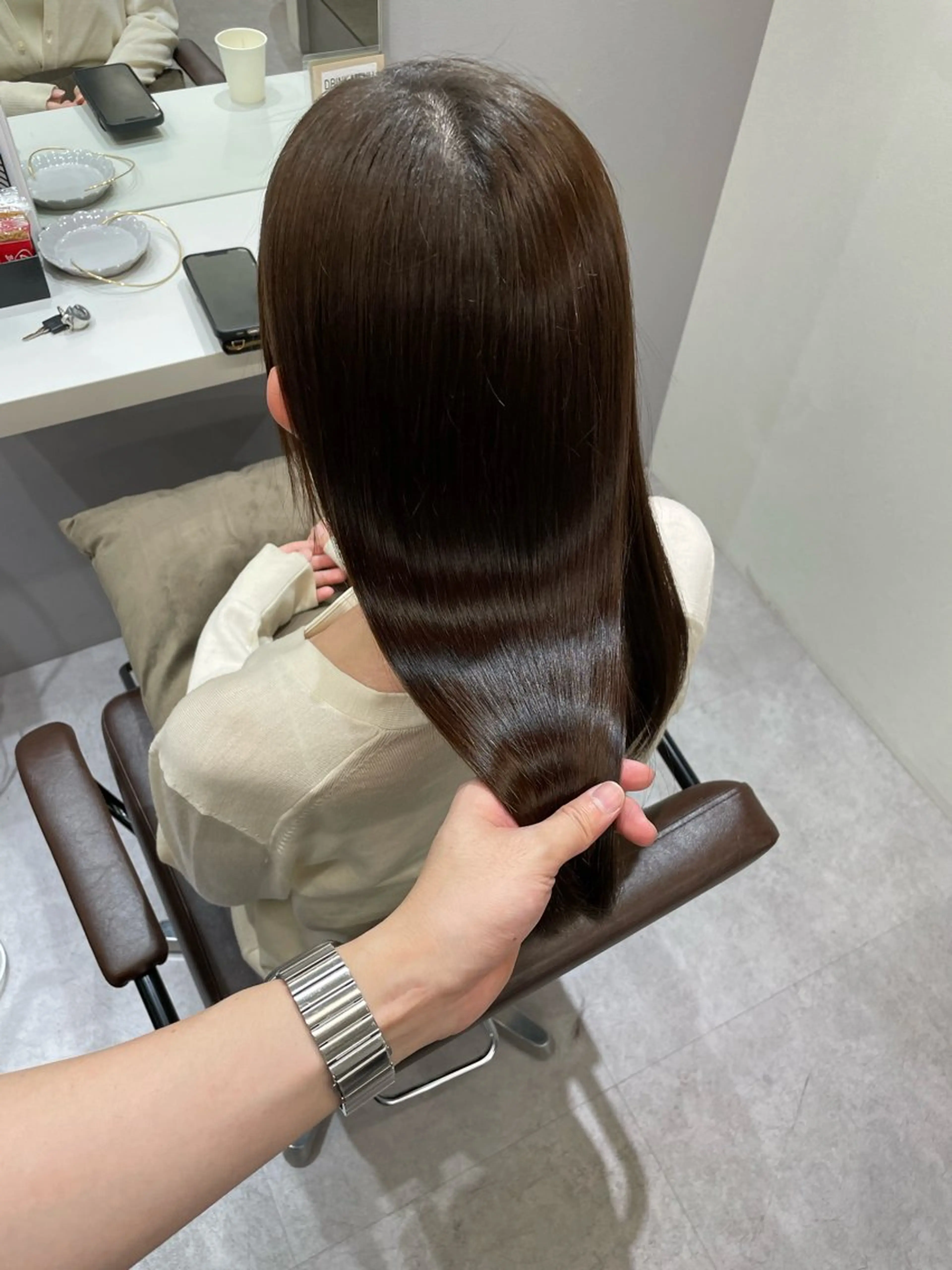 ロング 髪質改善、縮毛矯正 酸性縮毛矯正のヘアスタイル