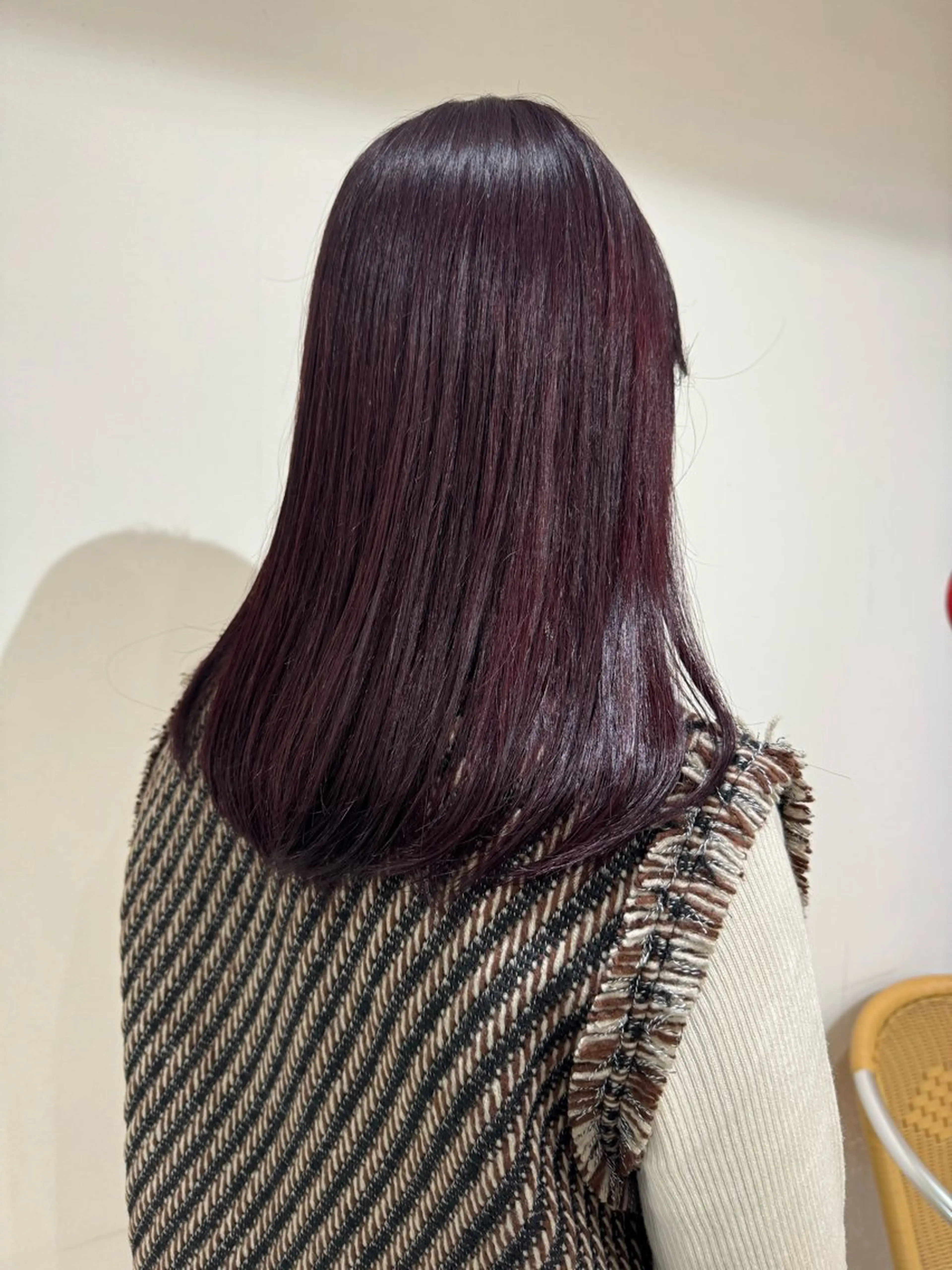 セミロング カラー セミロングパーマ ブリーチ カシス ダブルカラー インナーカラー Peyp博多 SORAモデル募集のヘアスタイル