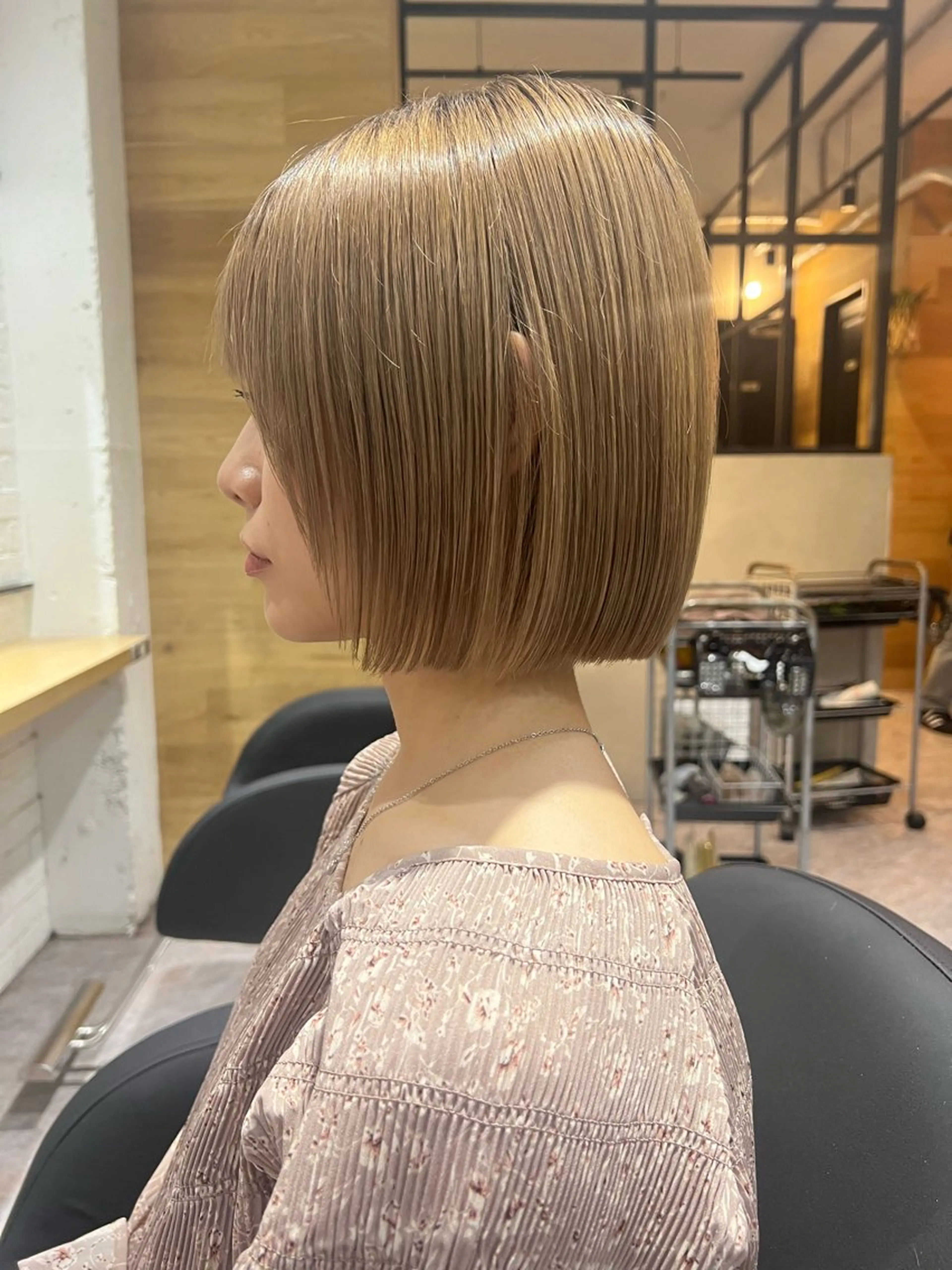 ミディアム ボブ カット ヘアカラー トリートメント フジサキ ケンのヘアスタイル