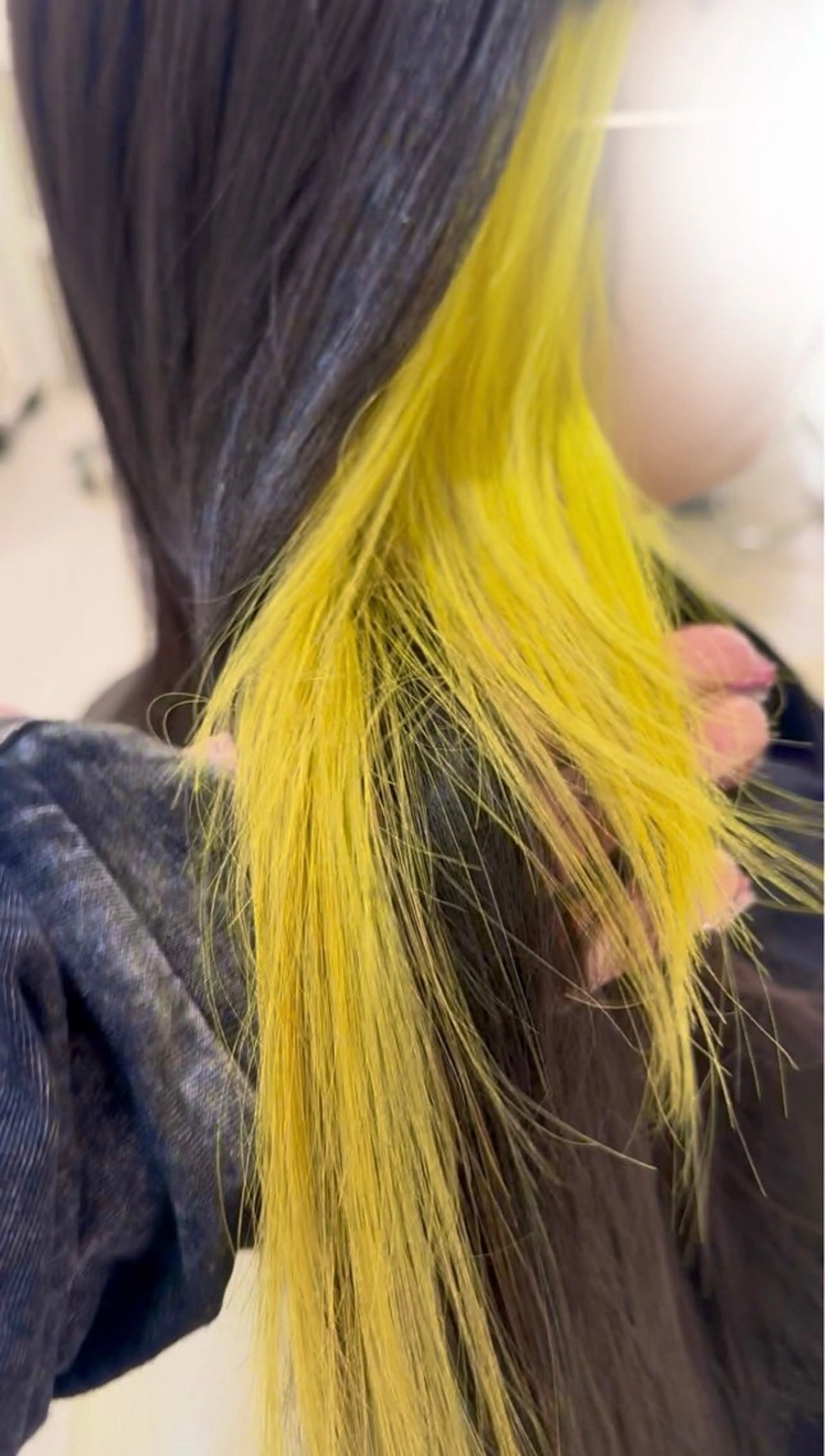 ロング カラー イエローカラー ハイレイヤー レイヤーカット ロング ウルフカット カット ヘアカラー 🌼デザインカラー 🌼kumicoのヘアスタイル