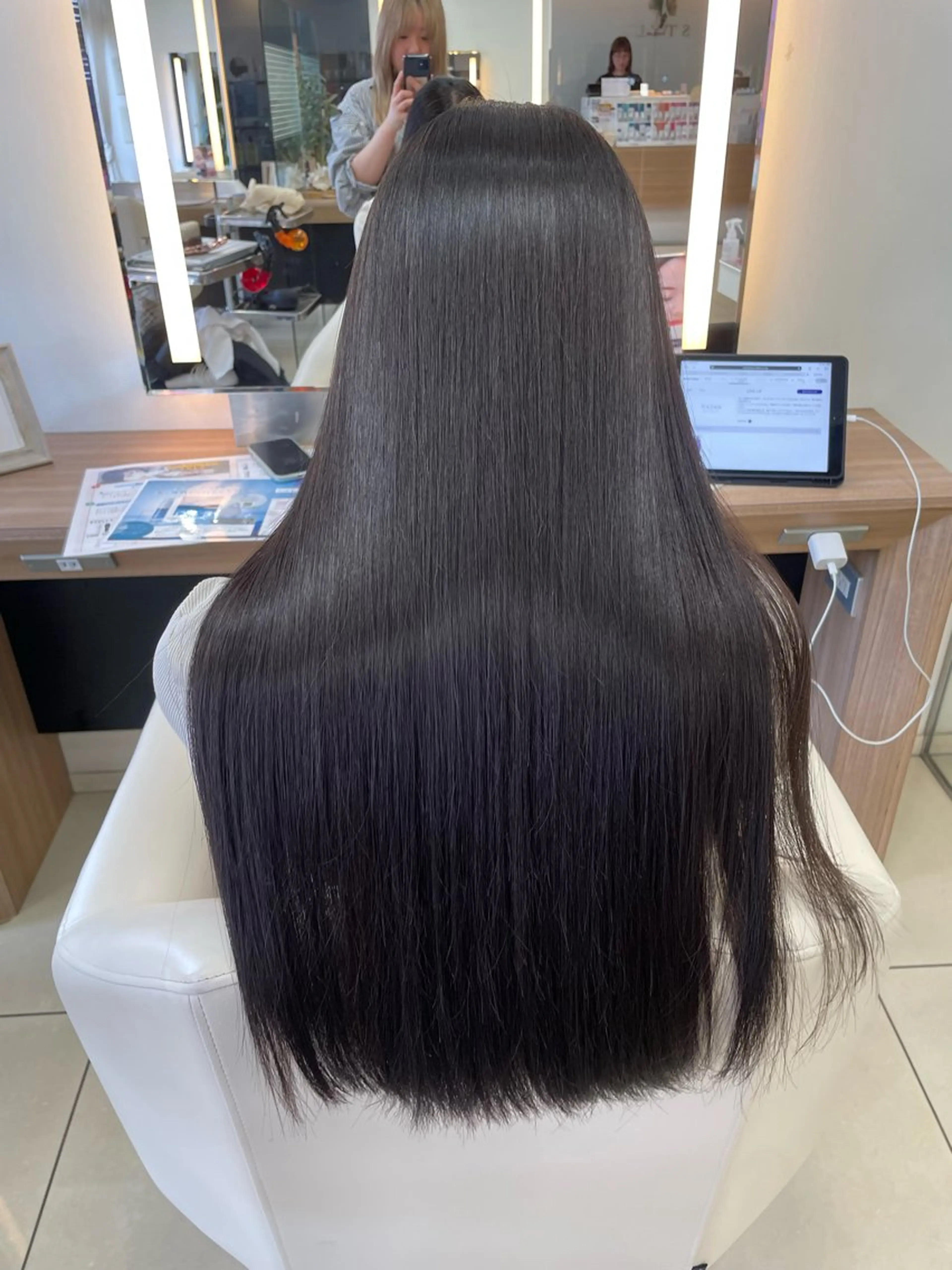 ロング ハイトーン/レイヤー 似合わせ・ユキノのヘアスタイル