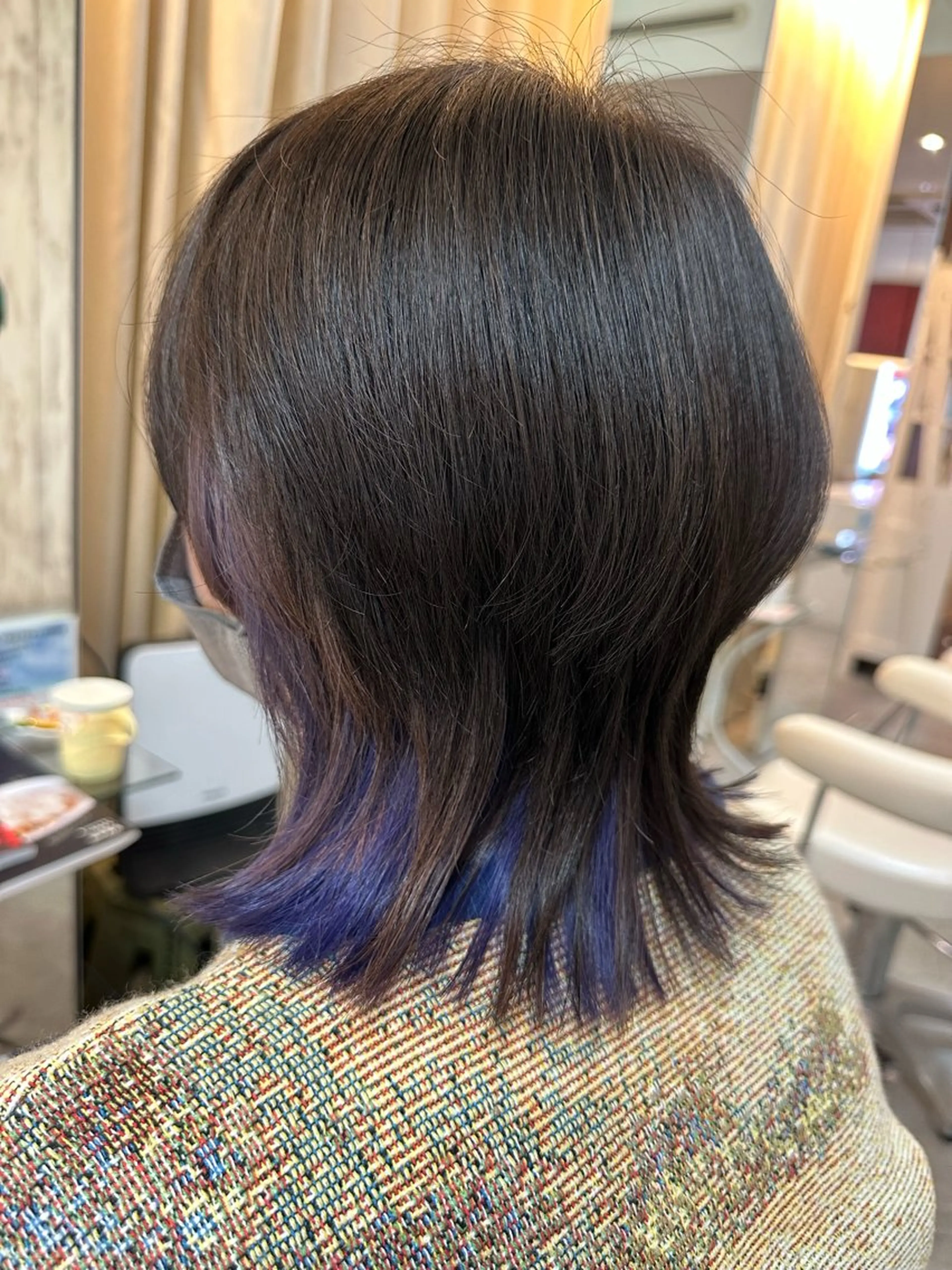 ミディアム パープルカラー 足立 穂乃果のヘアスタイル