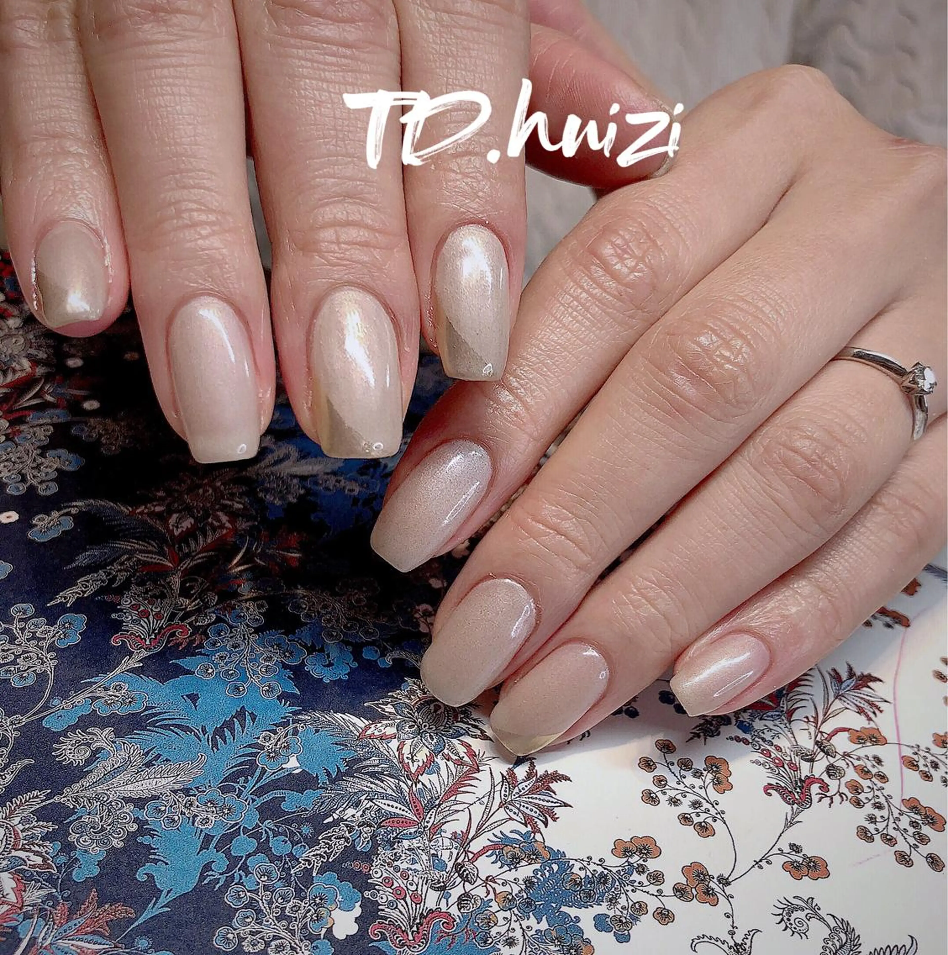 ミディアム めぐみのネイルサロン スタッフ練習のネイルデザイン