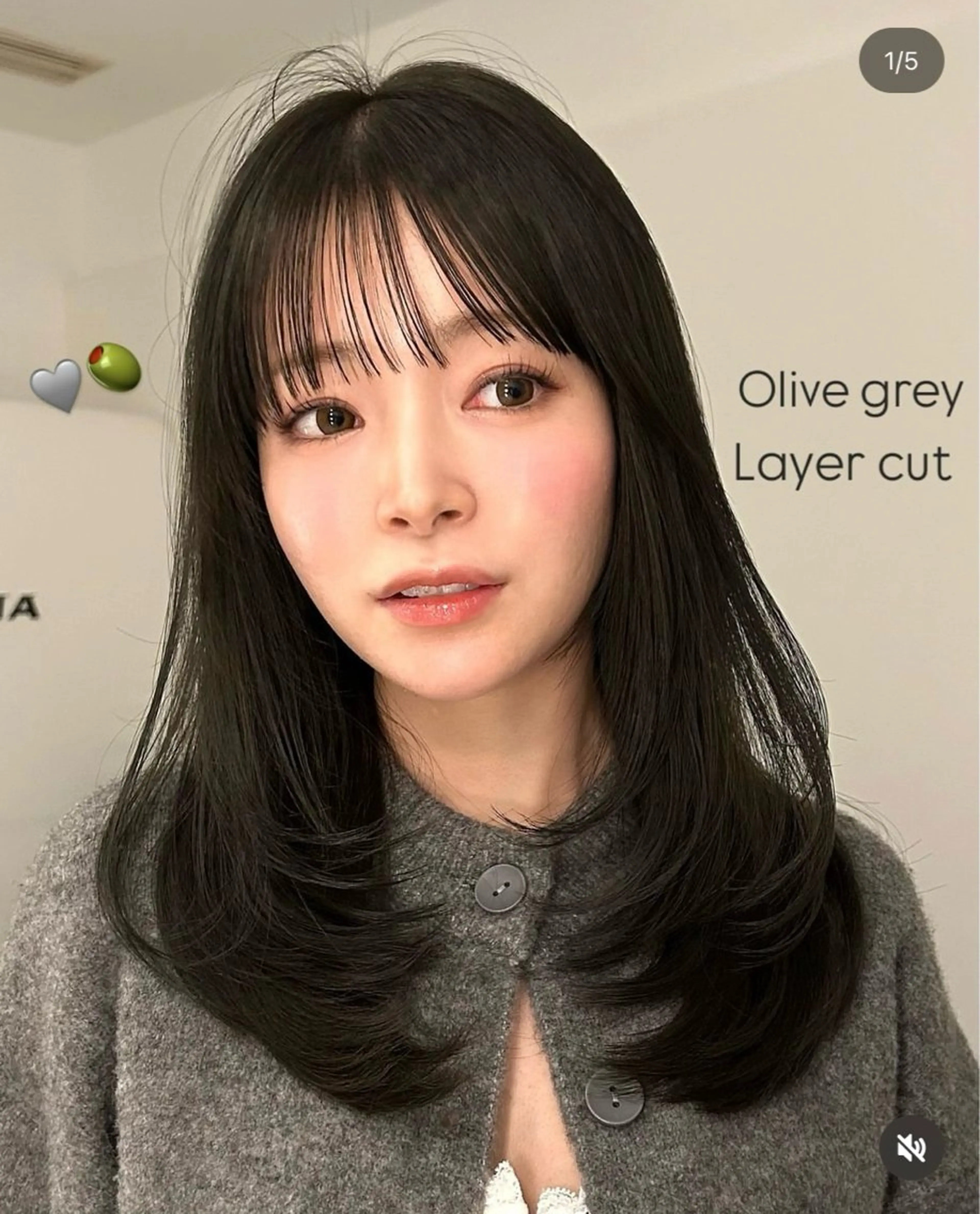 セミロング 藤川 千歳のヘアスタイル