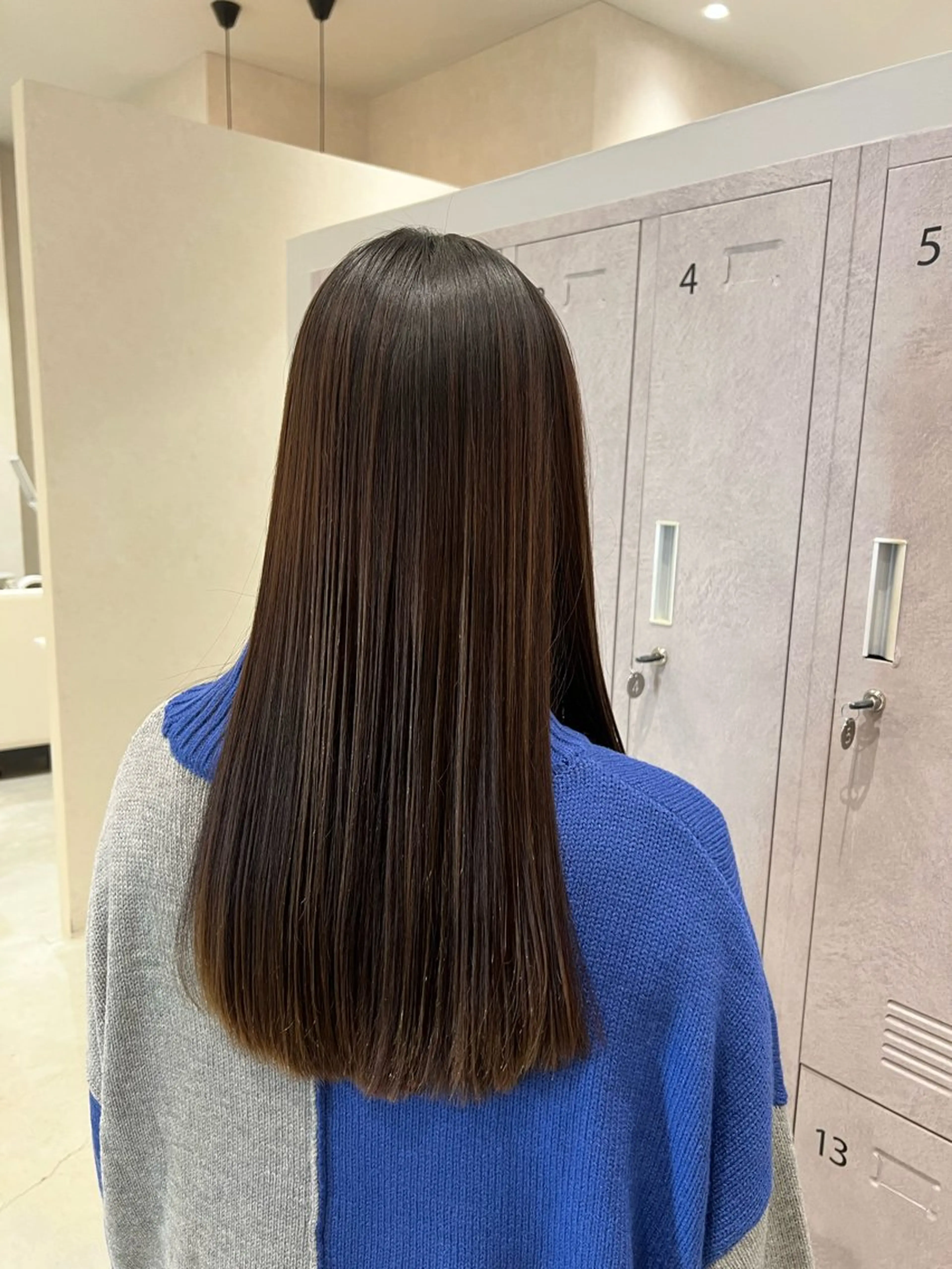 ロング 縮毛矯正 小池 夏美のヘアスタイル