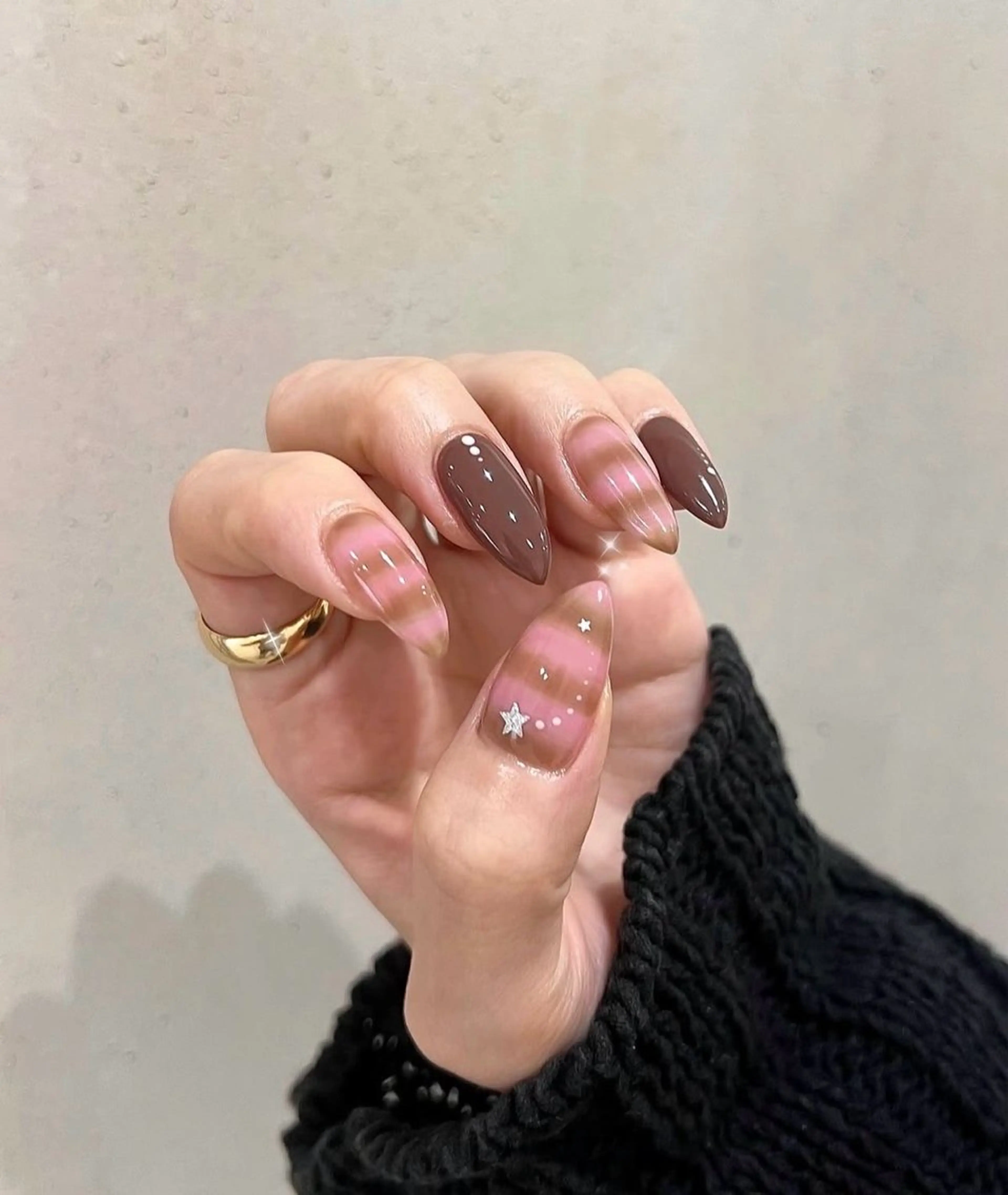 カラー グラデーションカラー ピンクカラー ハンドネイル AIN Nailのネイルデザイン