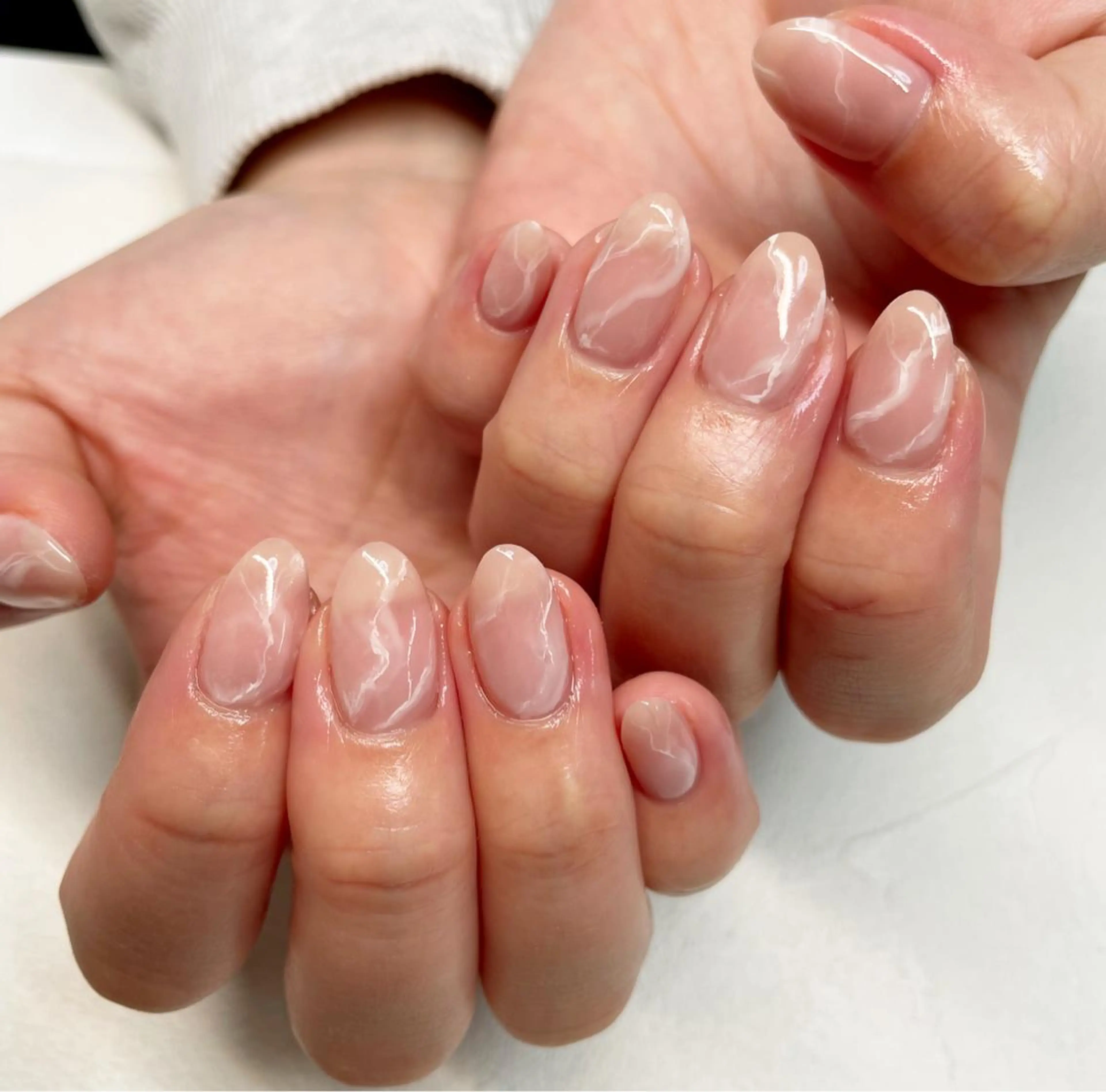 ミディアム ネイル ニュアンスネイル ayane Re:st〔リスト〕のネイルデザイン