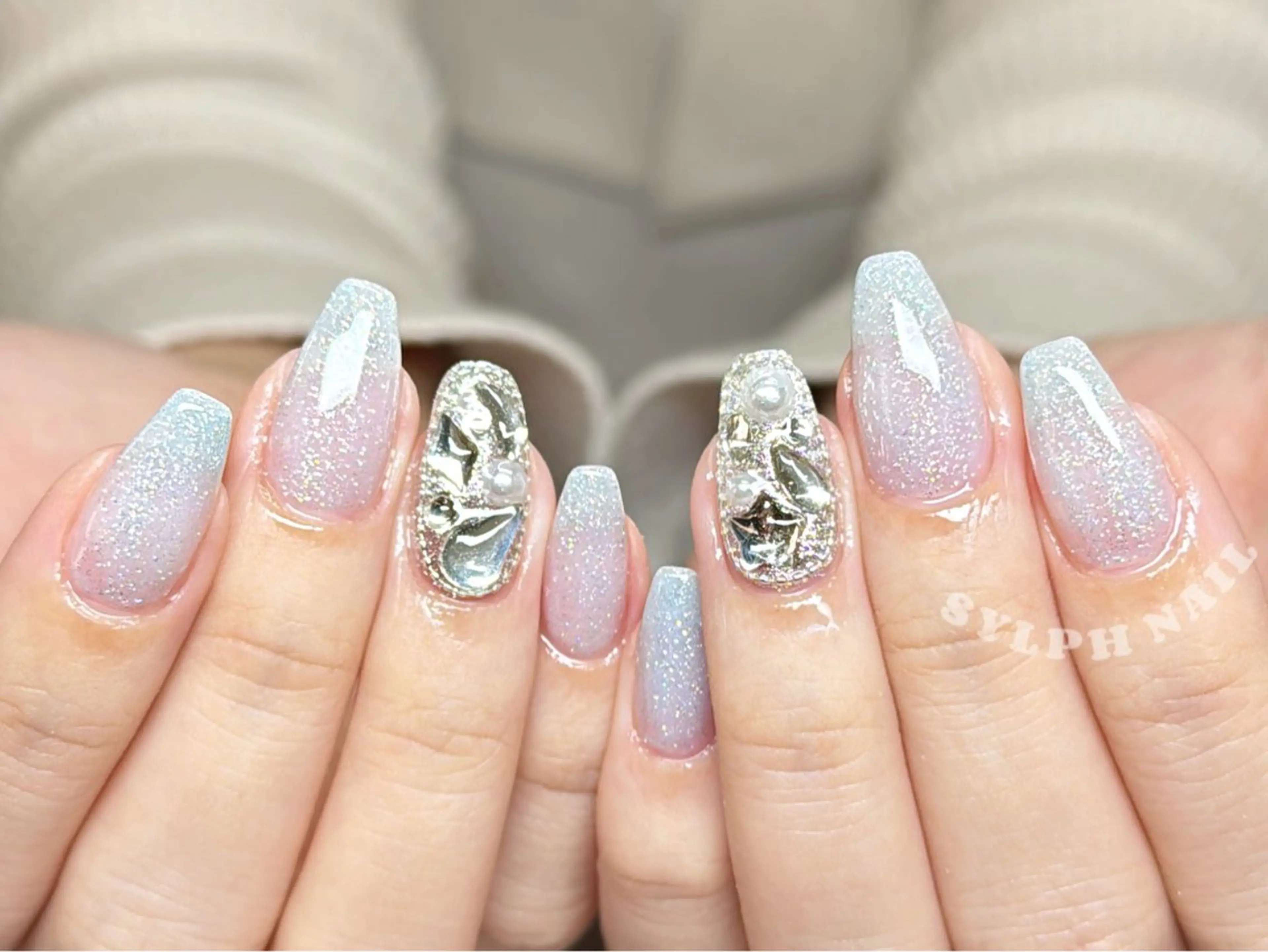 ネイル オーロラネイル 長さ出し フレンチネイル ジェルネイル ガラスフレンチ ハンドネイル Rela・S NAILのネイルデザイン